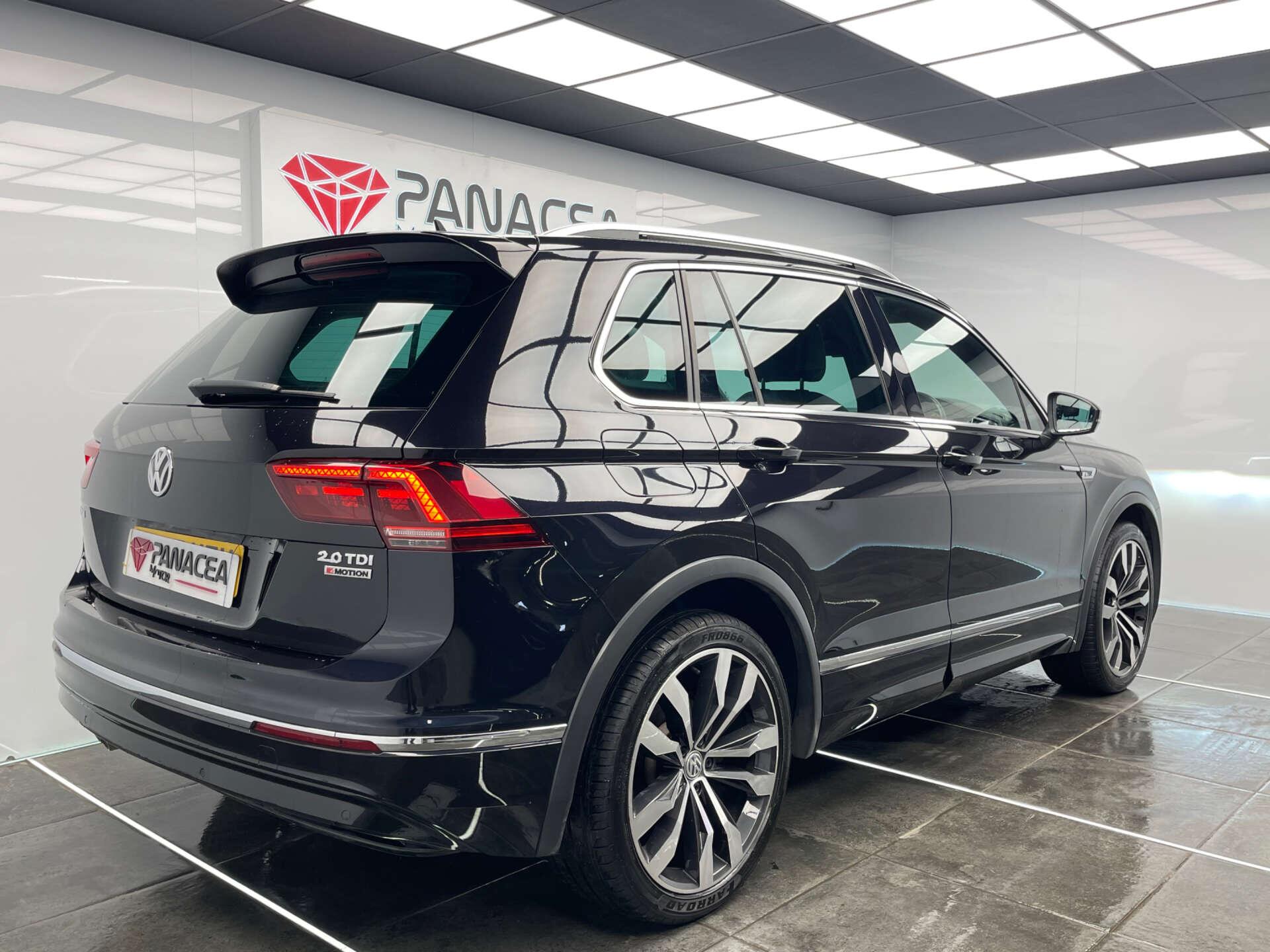 Volkswagen Tiguan view 4