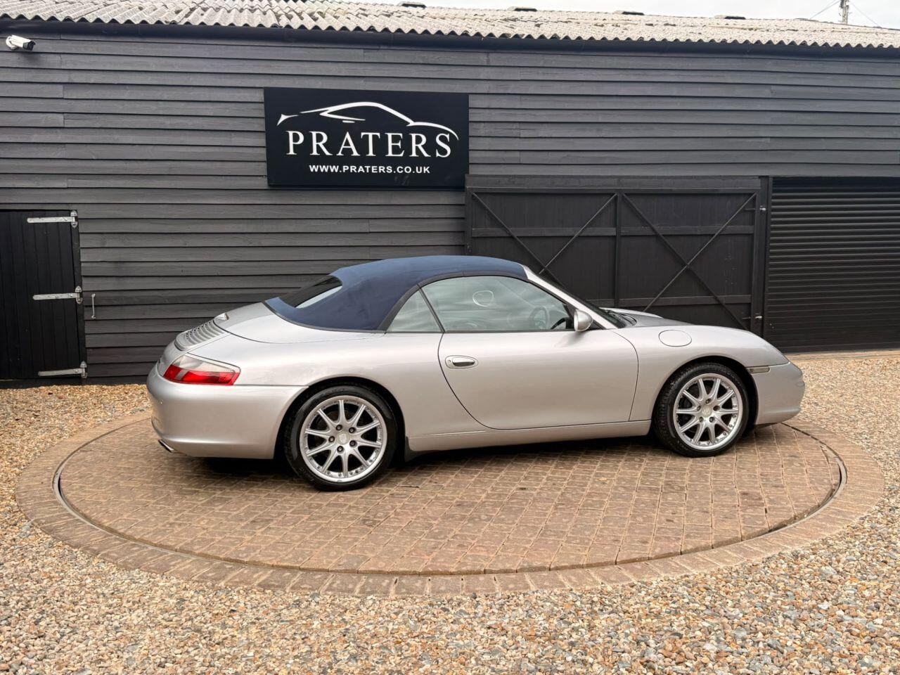 Porsche 911 view 30