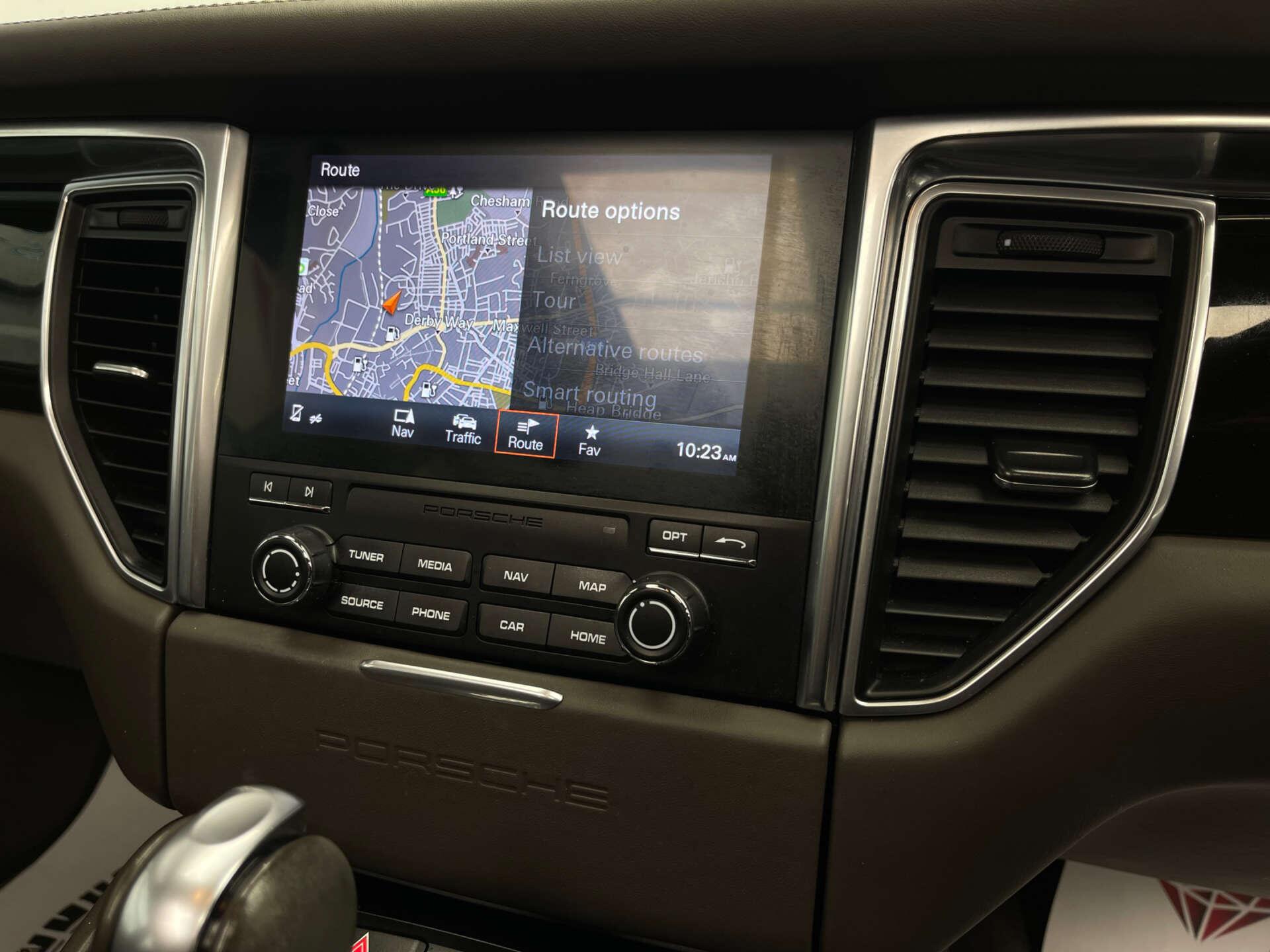 Porsche Macan view 23