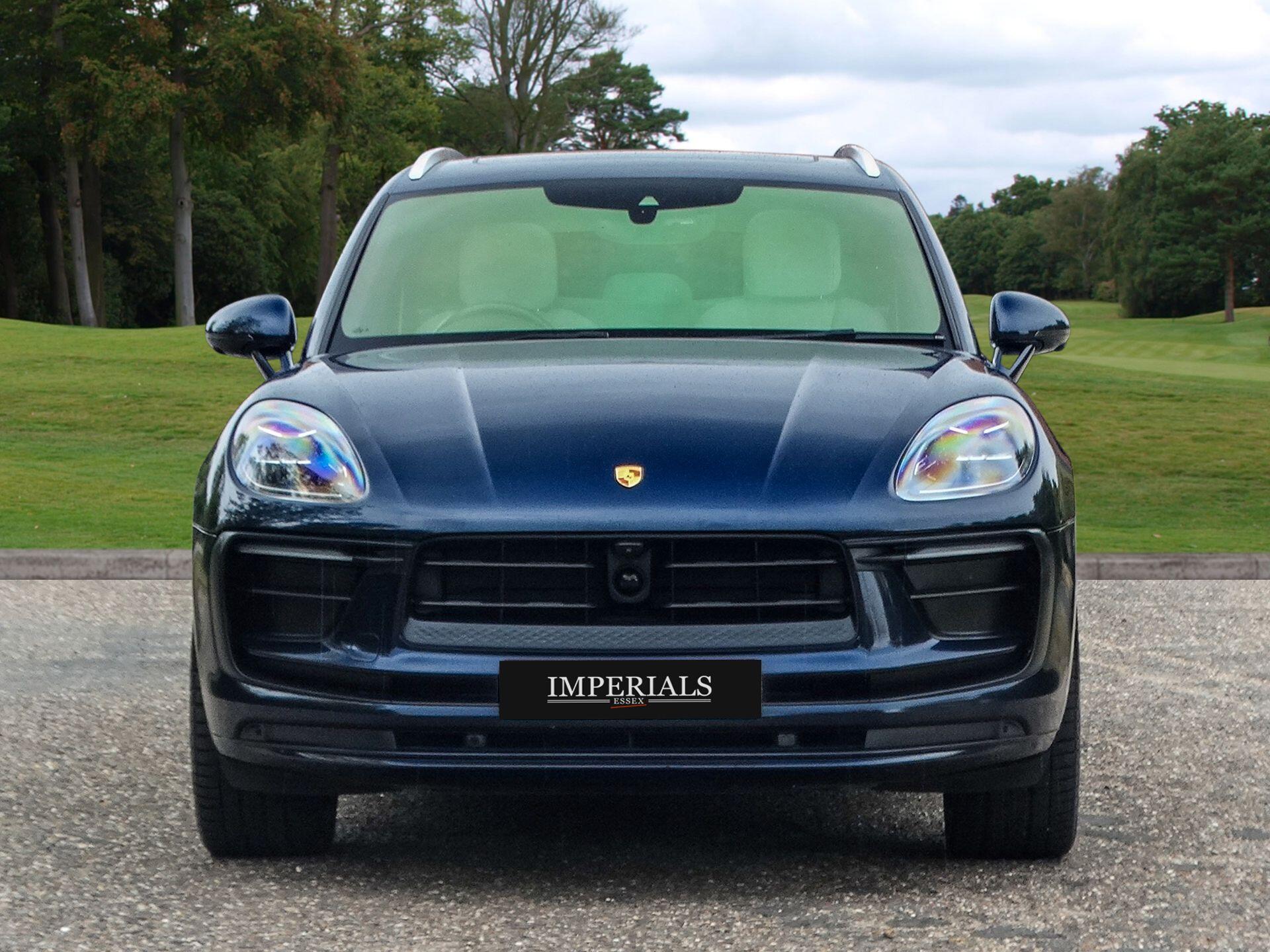 Porsche Macan view 10