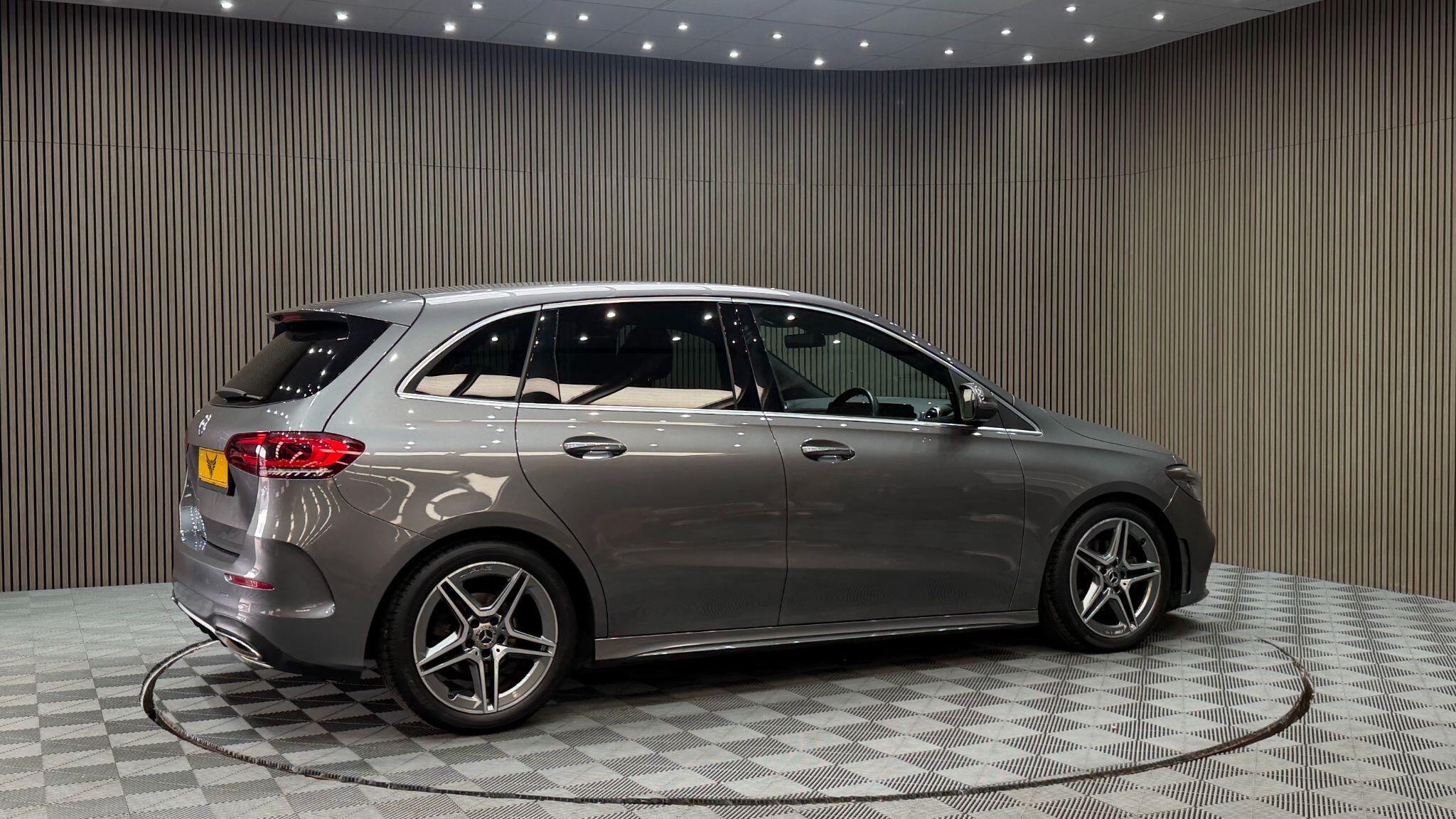 Mercedes-Benz B-Class view 35