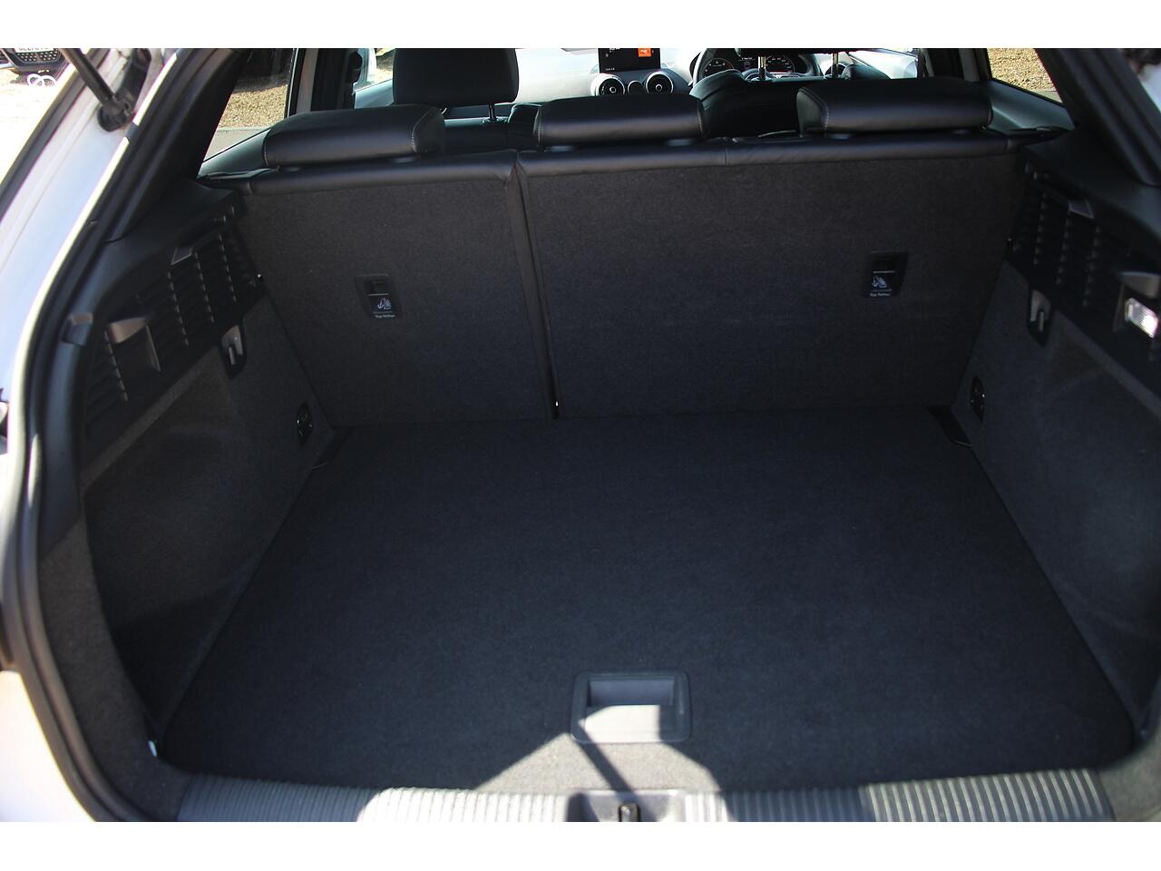 Audi Q2 view 35