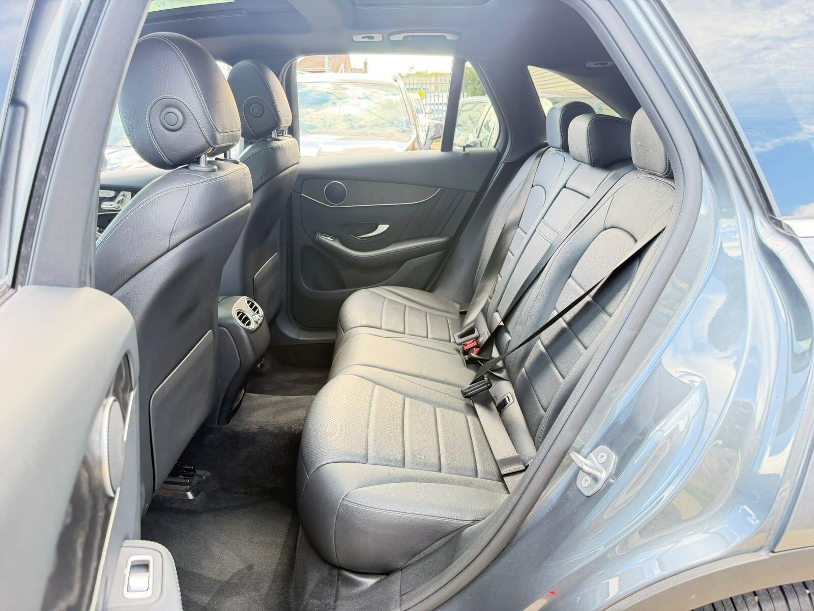 Mercedes-Benz GLC view 18