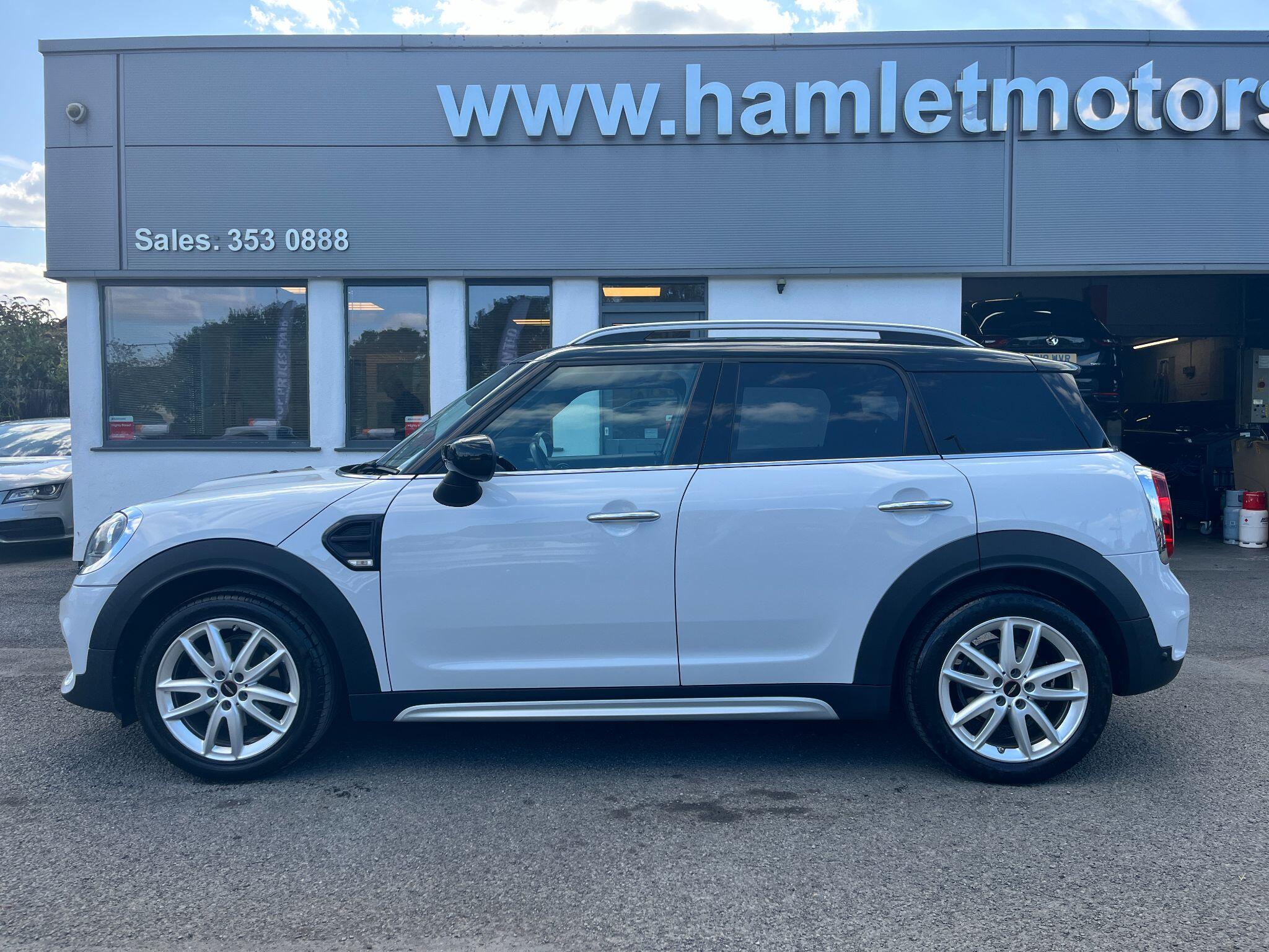 Mini Countryman view 2