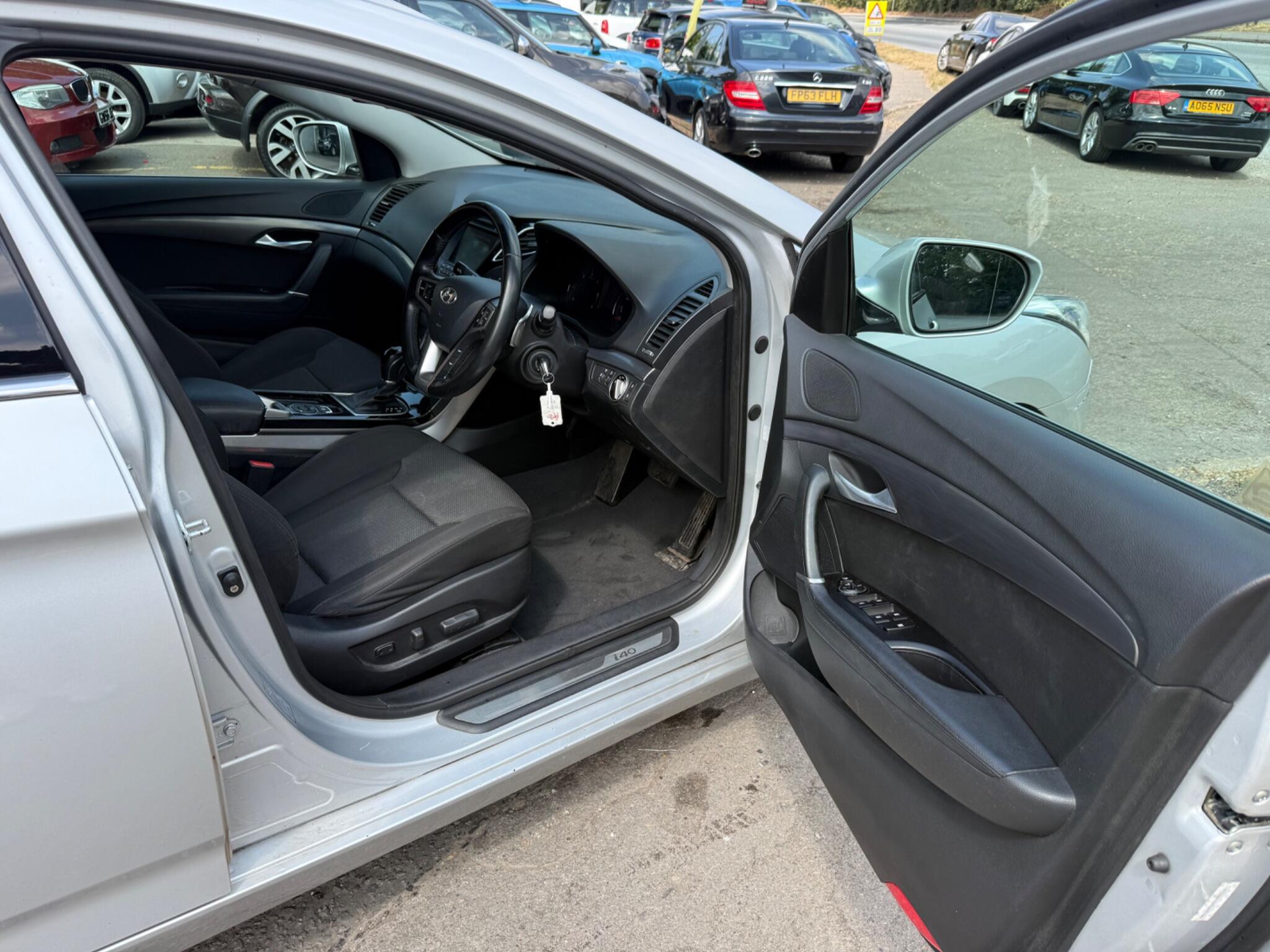 Hyundai I40 view 25