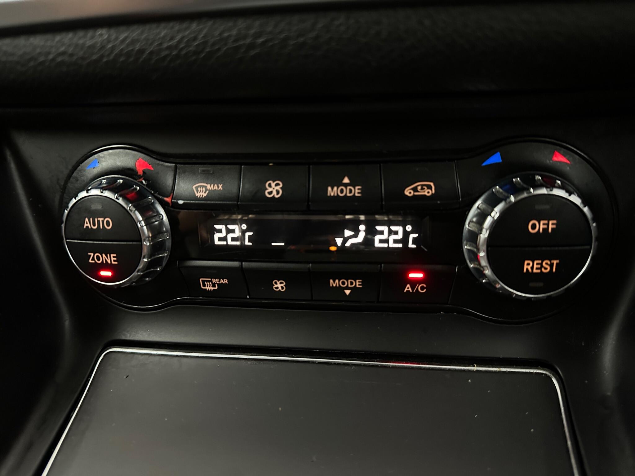 Mercedes-Benz Gla view 21