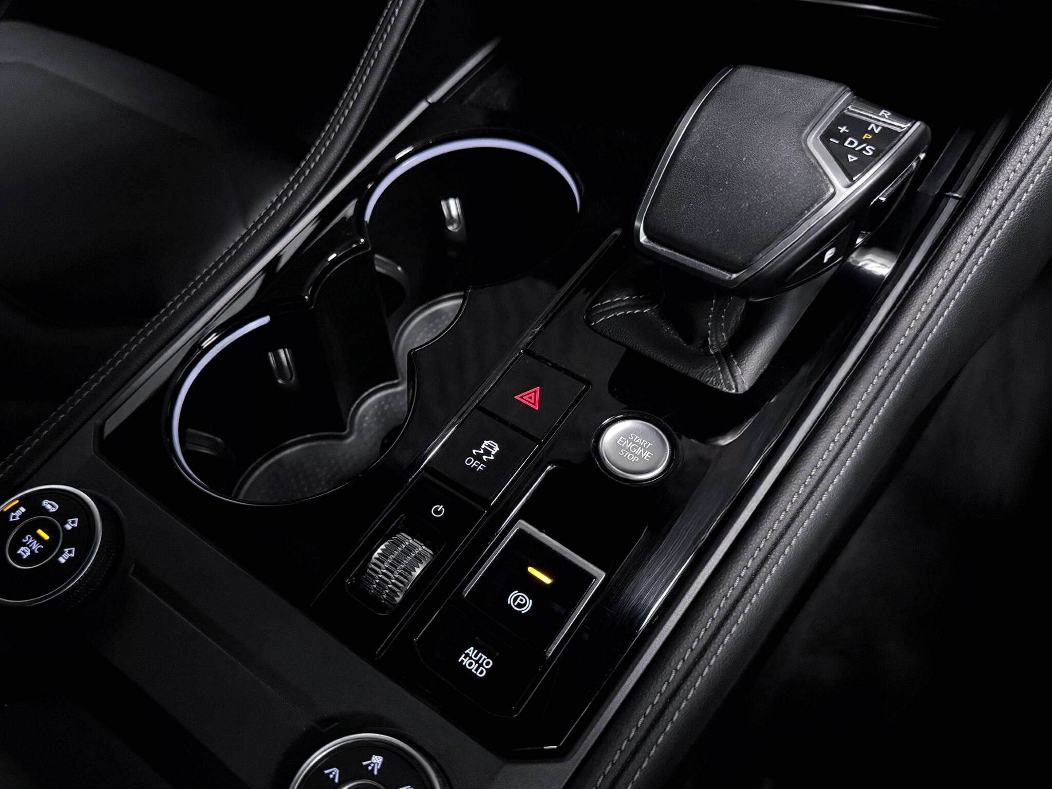 Volkswagen Touareg view 30