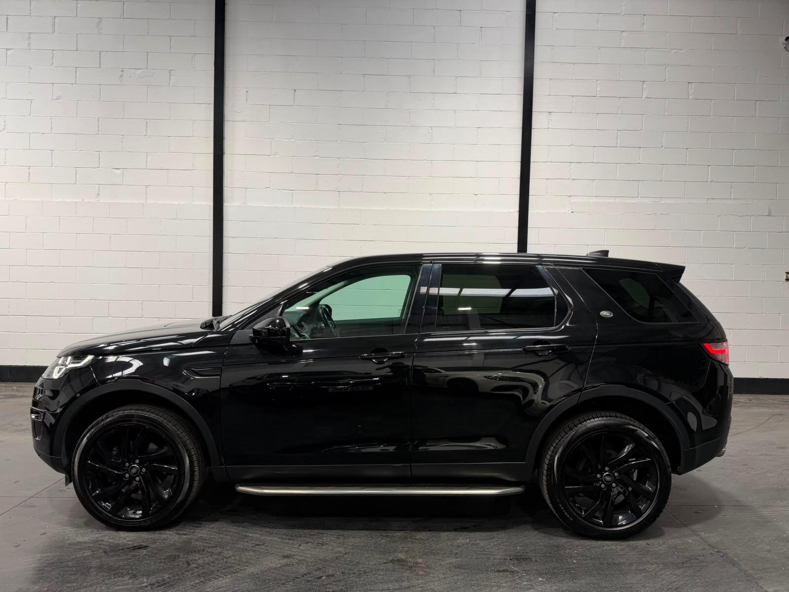 Land Rover Discovery Sport view 8
