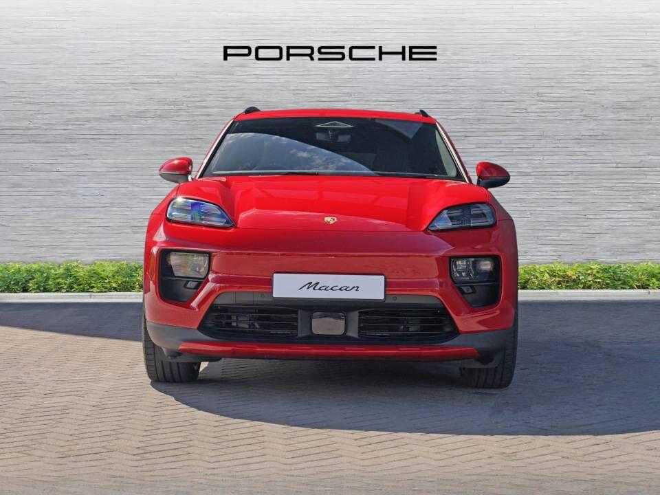 Porsche Macan view 5