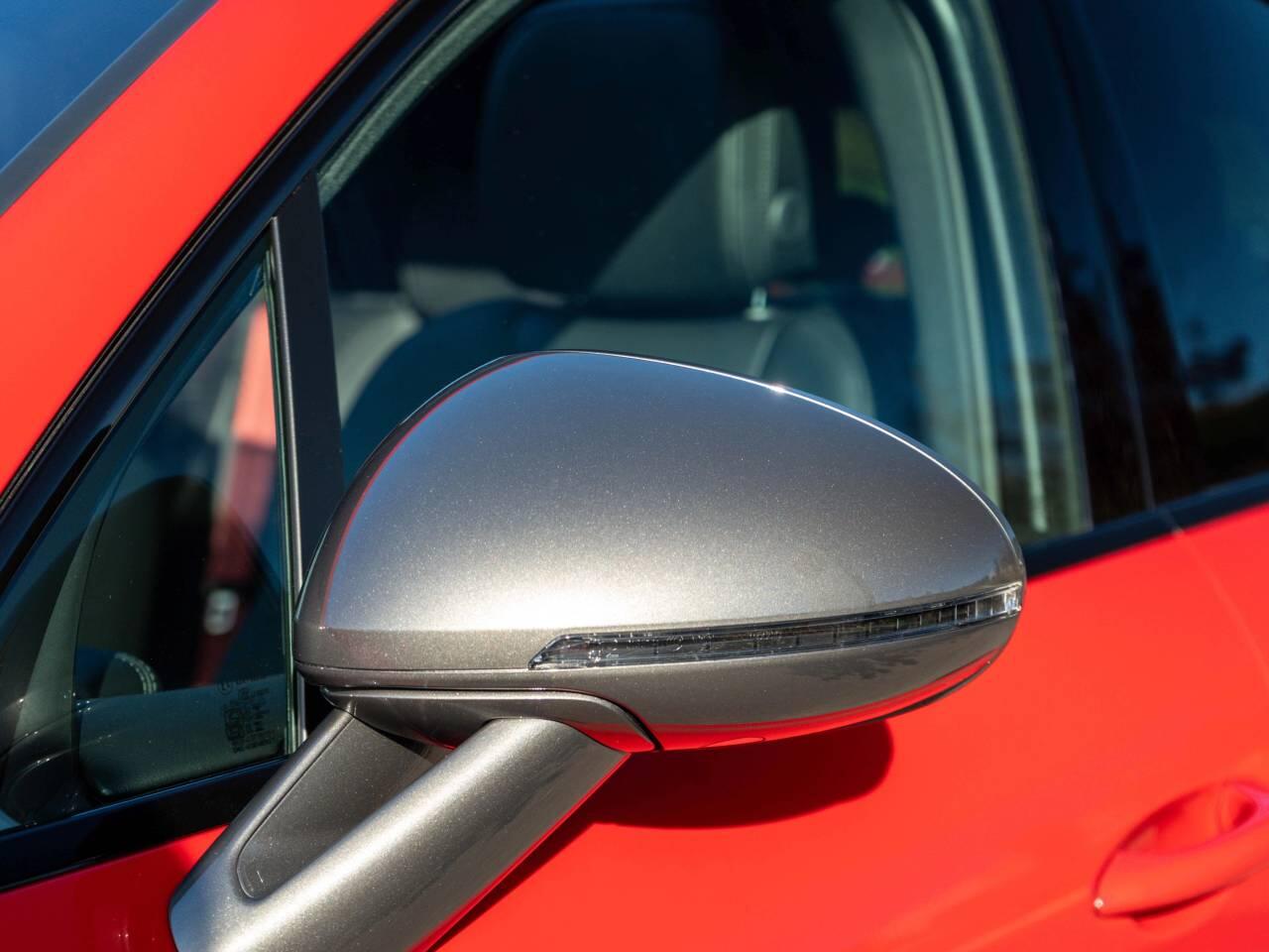 Porsche Macan view 24