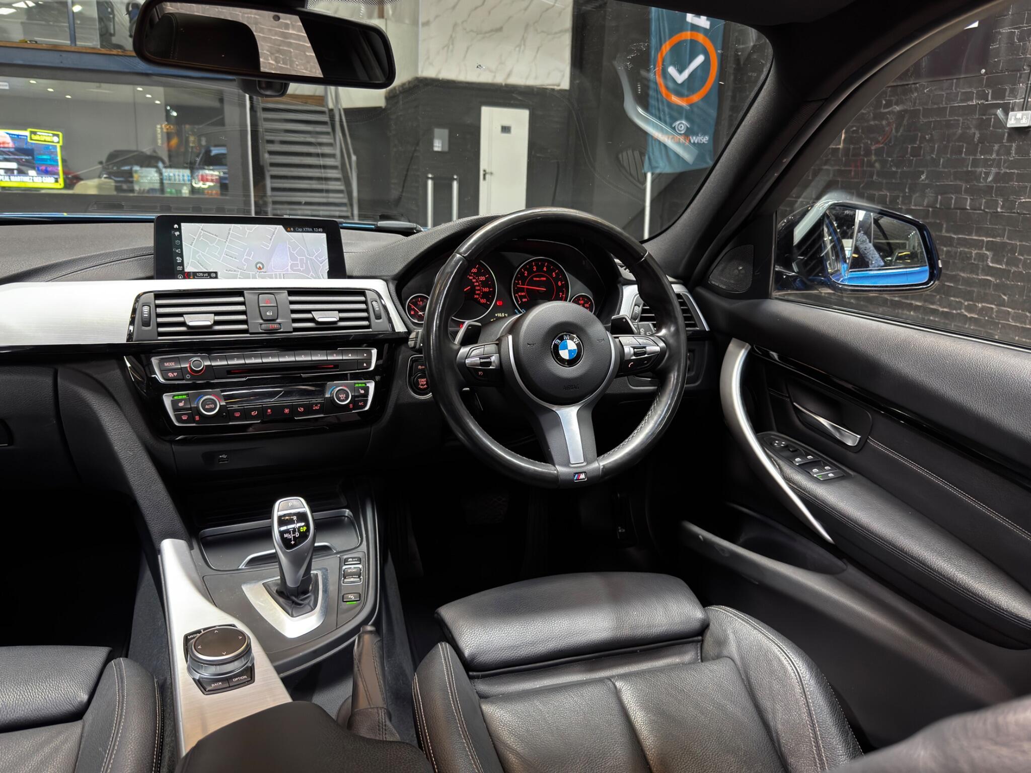 BMW 3 Series view 24