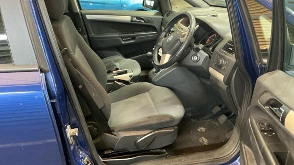 Vauxhall Zafira view 12