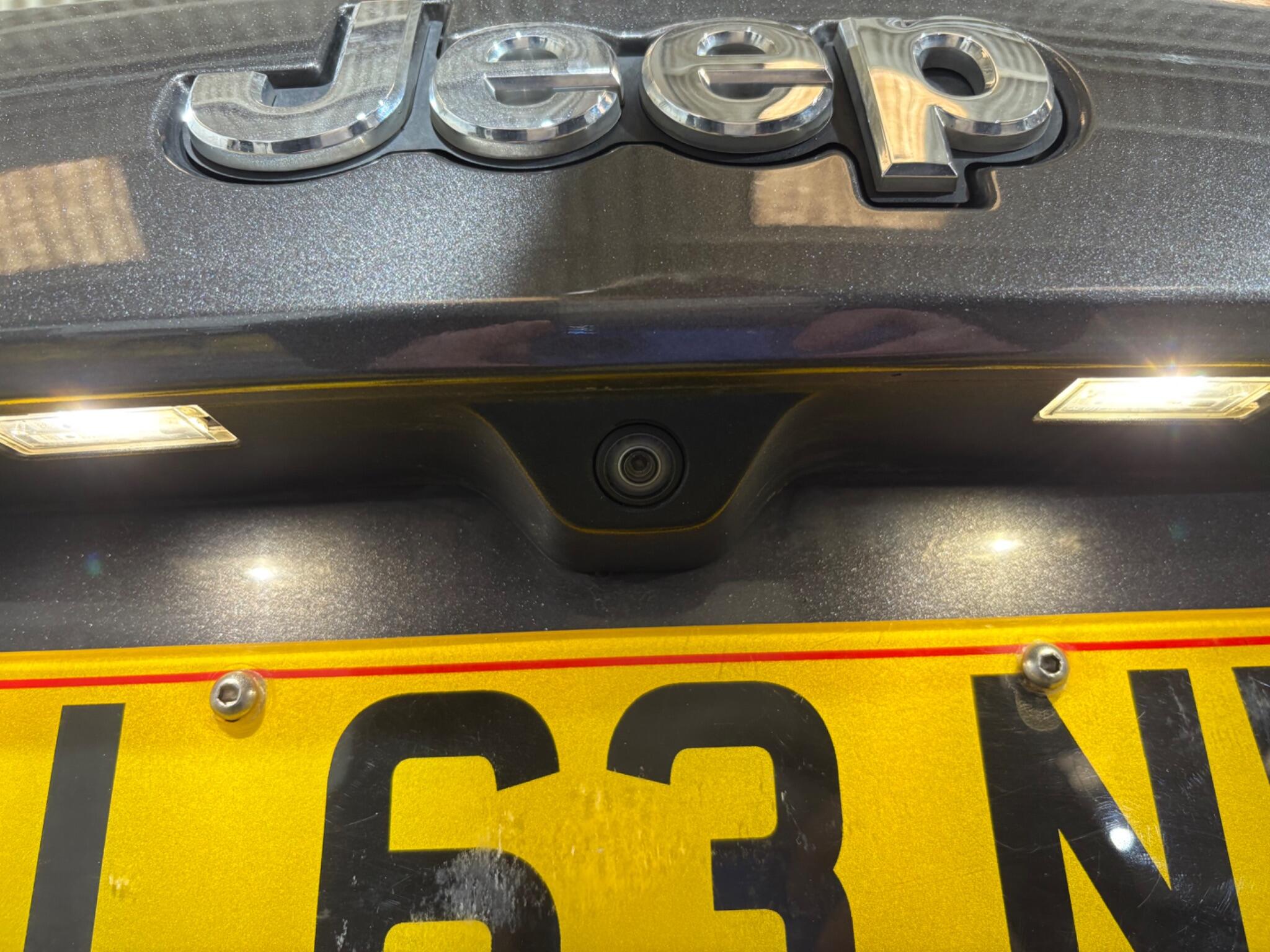 Jeep Grand Cherokee view 52