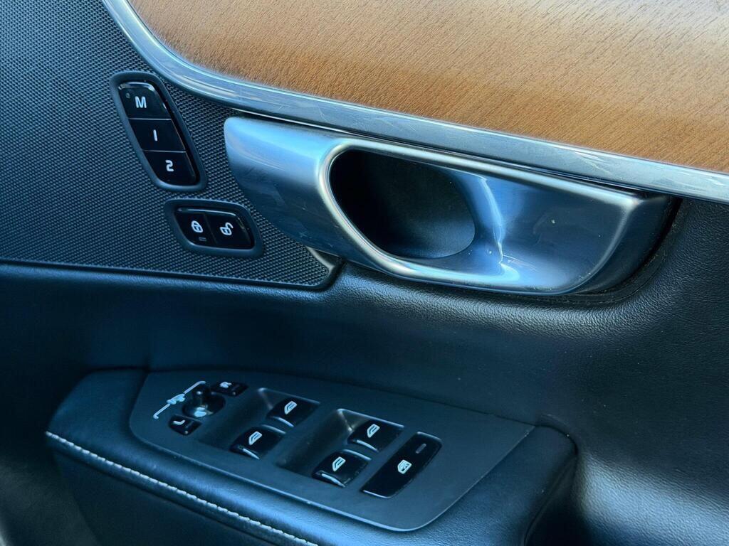 Volvo S90 view 47