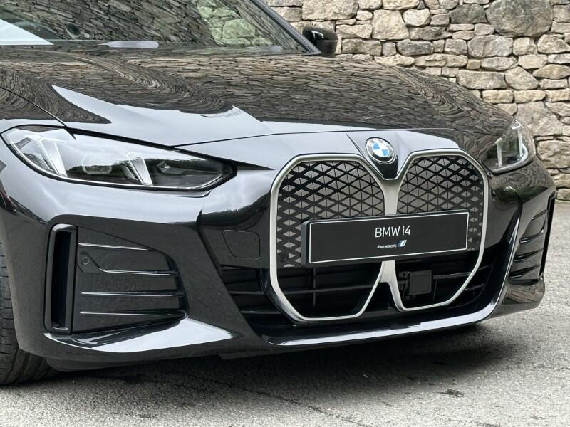 BMW i4 view 70