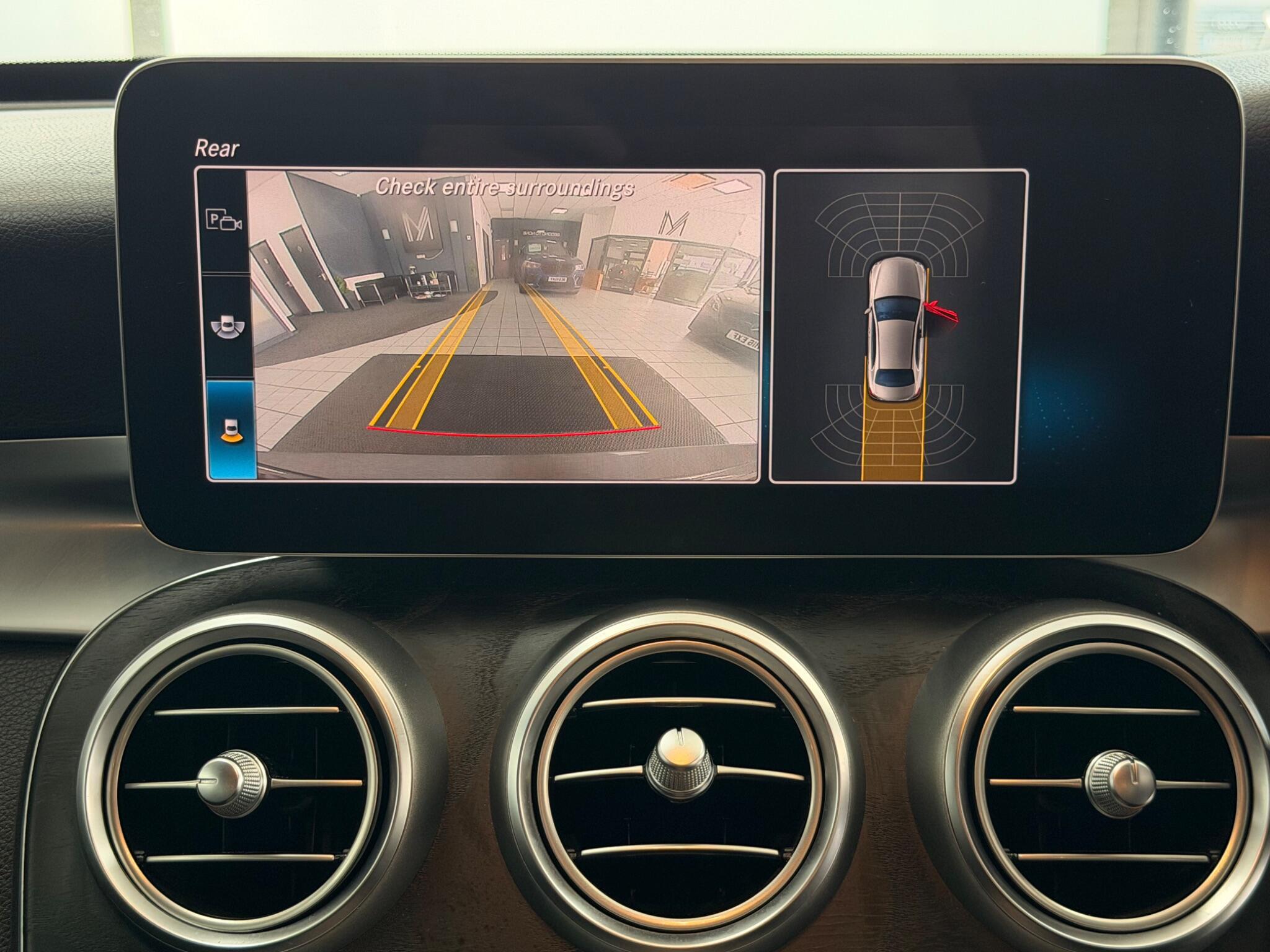 Mercedes-Benz C-Class view 29