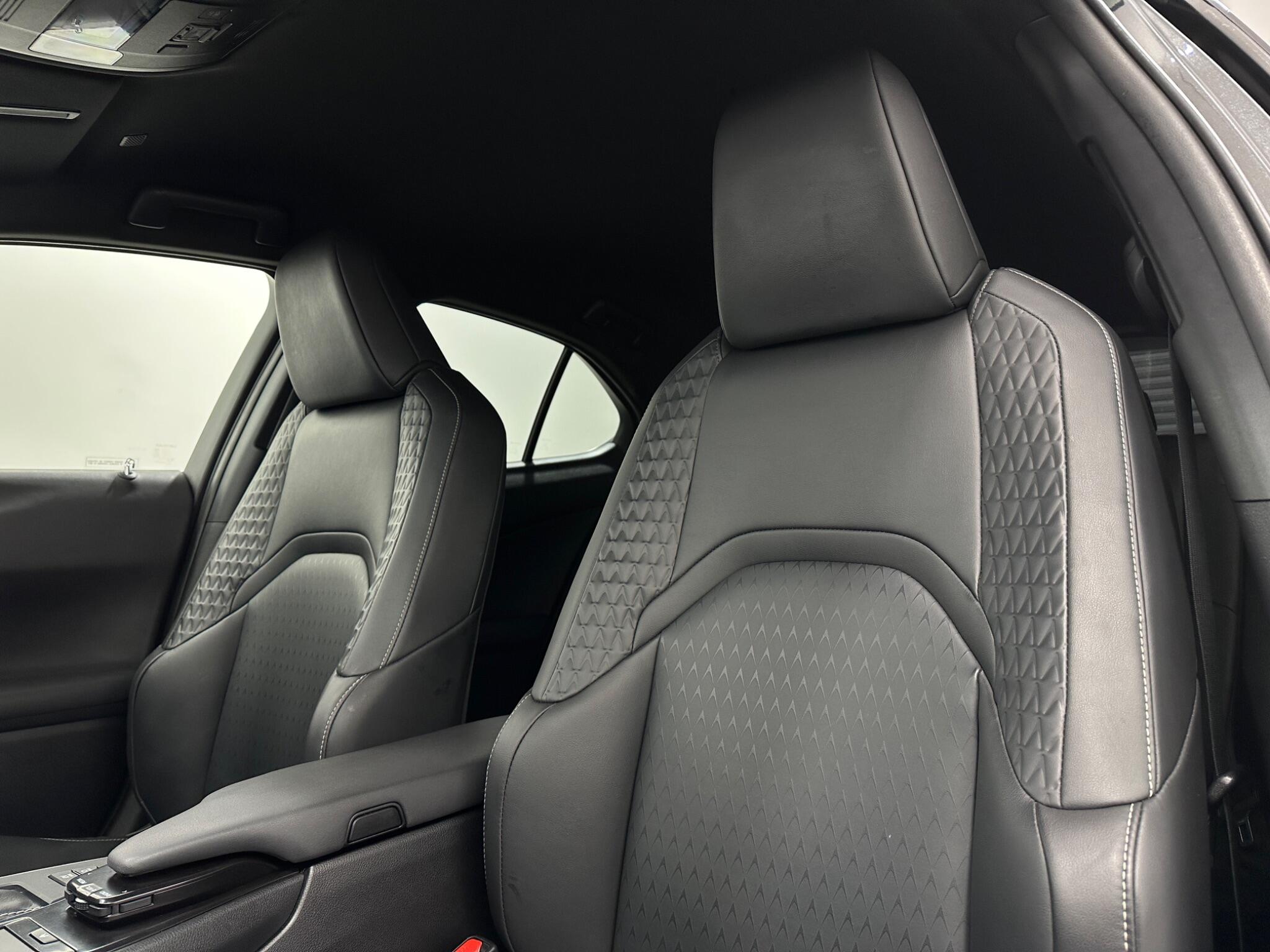 Lexus UX view 36