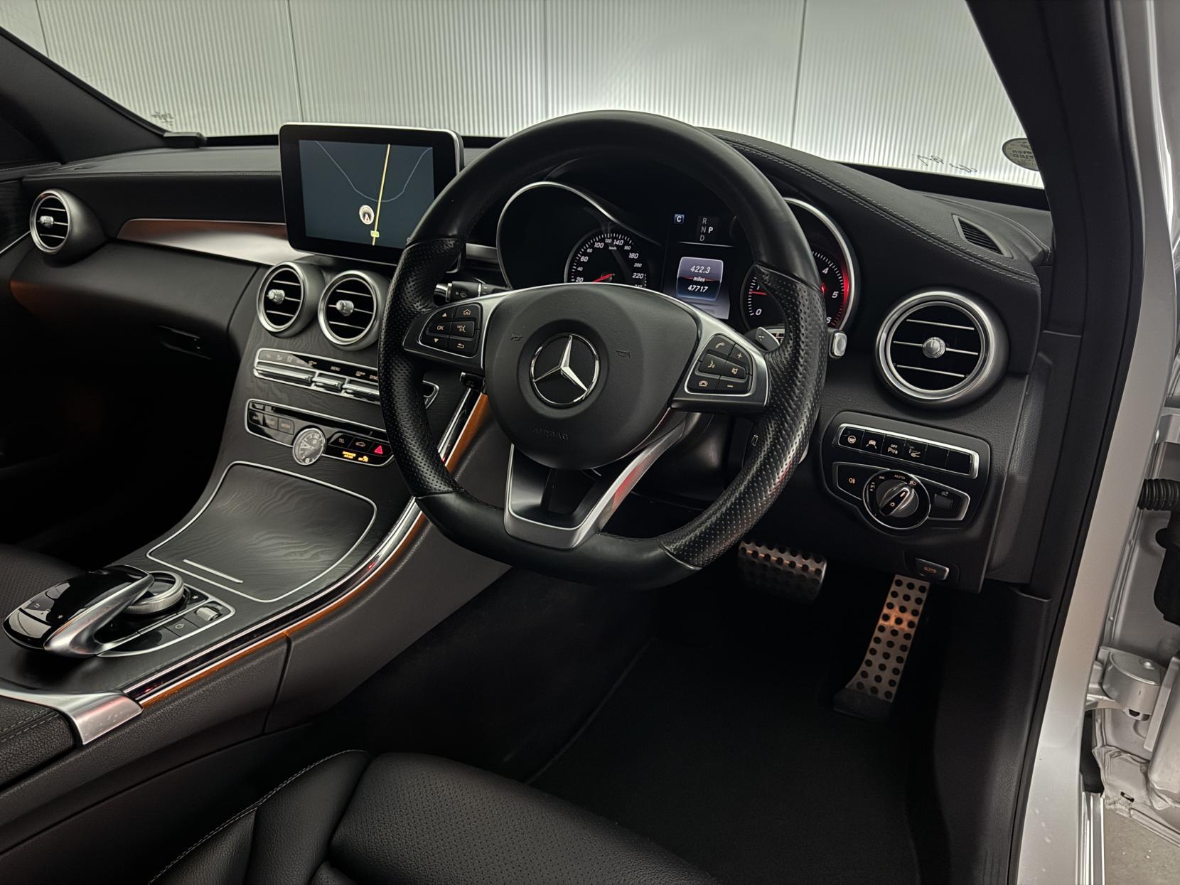 Mercedes-Benz C-Class view 60