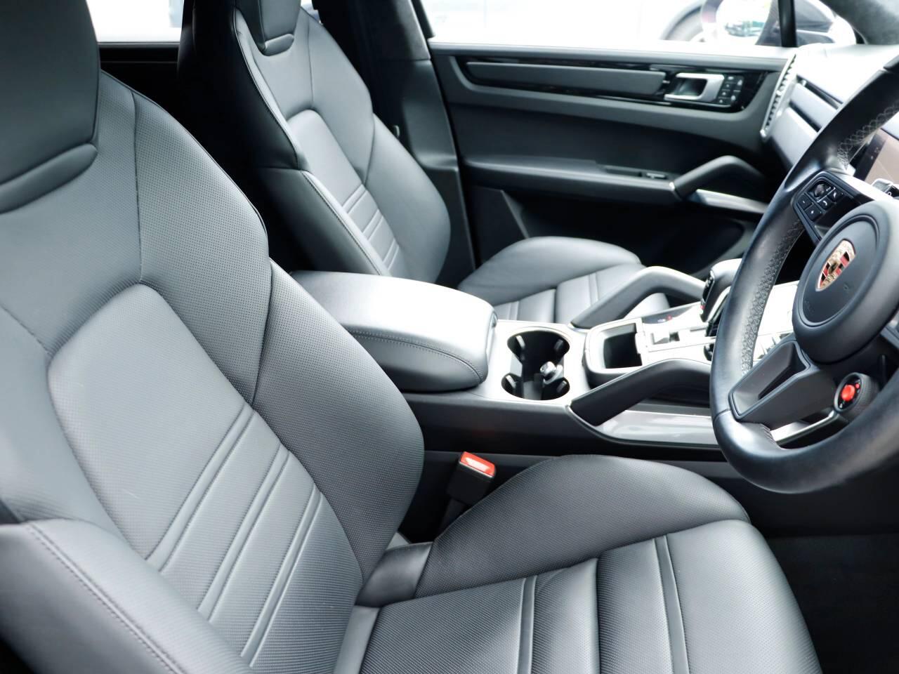 Porsche Cayenne view 5