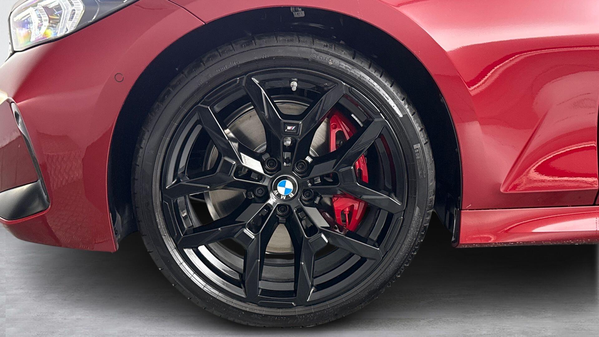 BMW 3 Series view 14