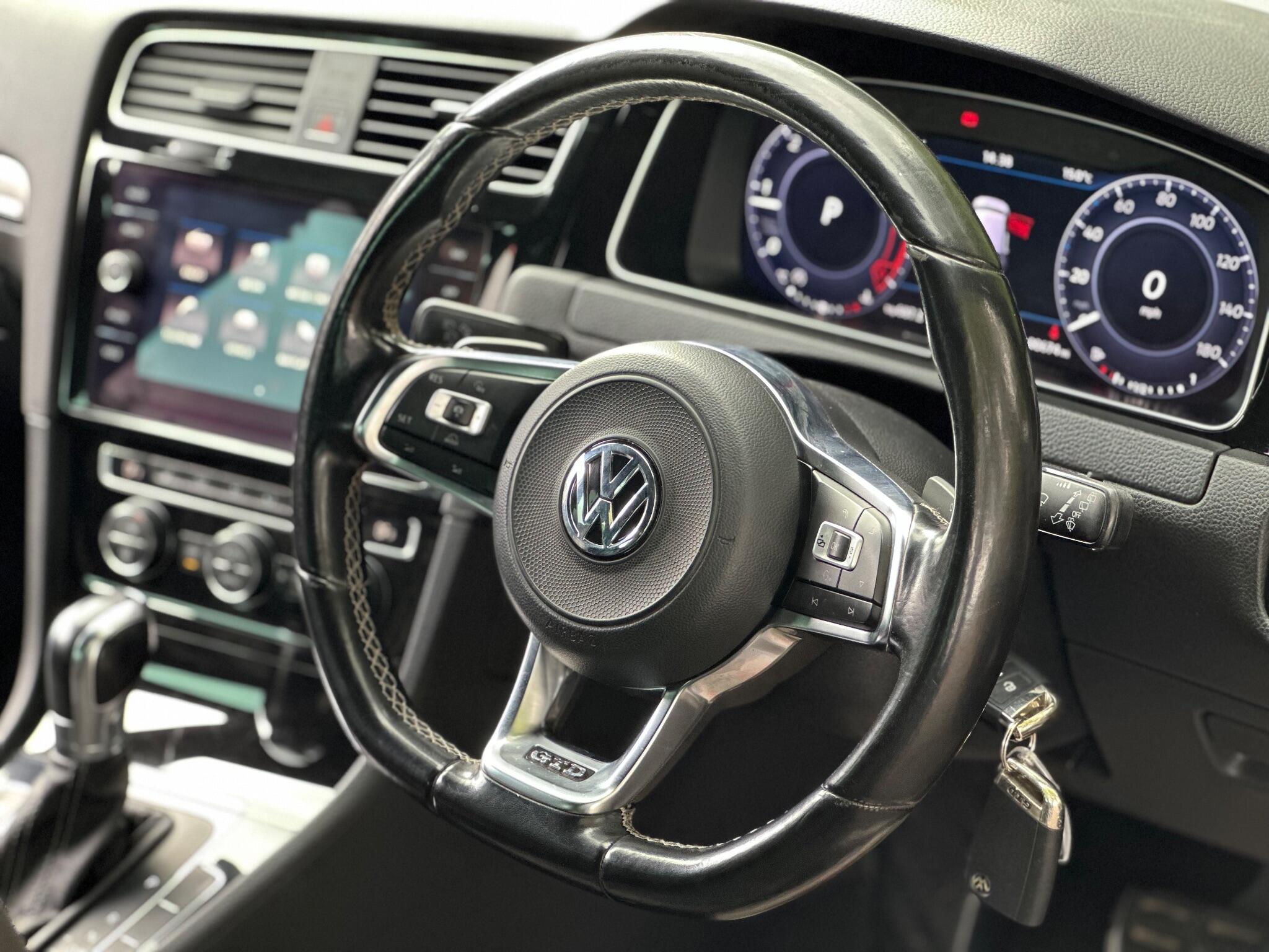 Volkswagen Golf view 29