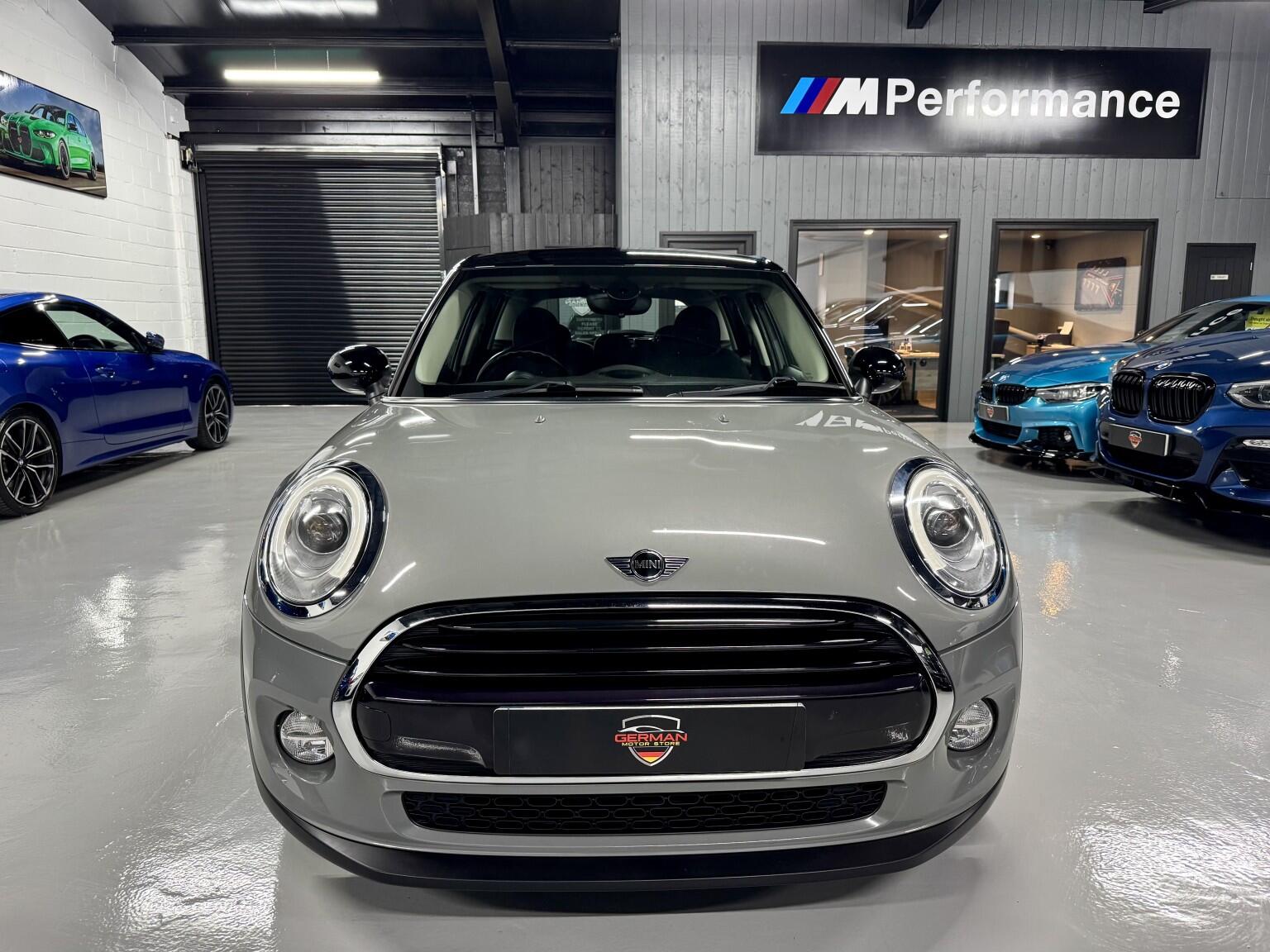 Mini Cooper view 14