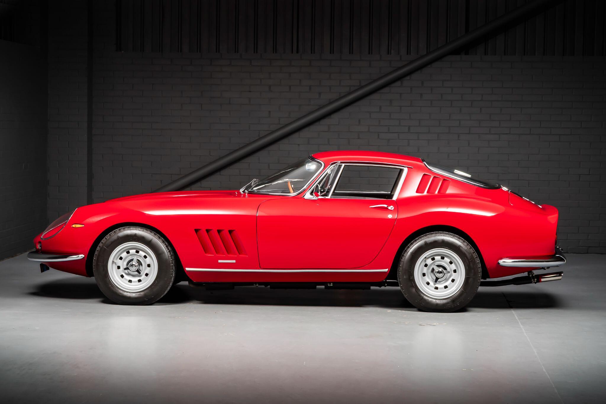 Ferrari 275 view 12