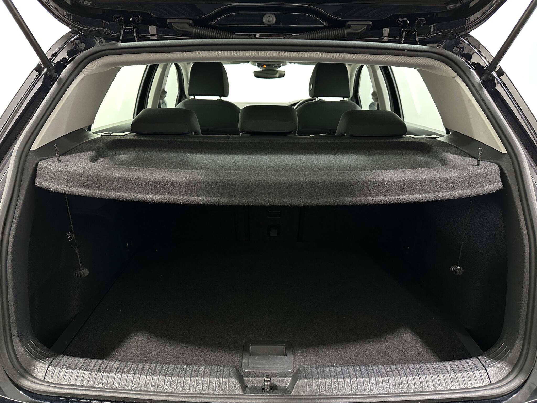 Volkswagen Golf view 47