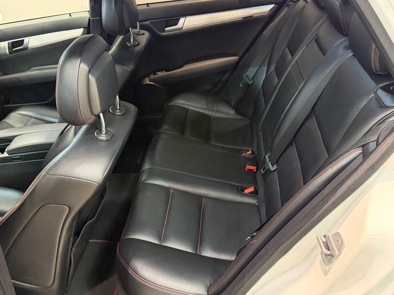 Mercedes-Benz C-Class view 27