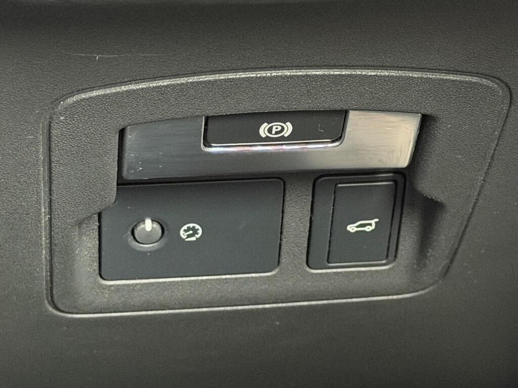 Land Rover Range Rover Velar view 47