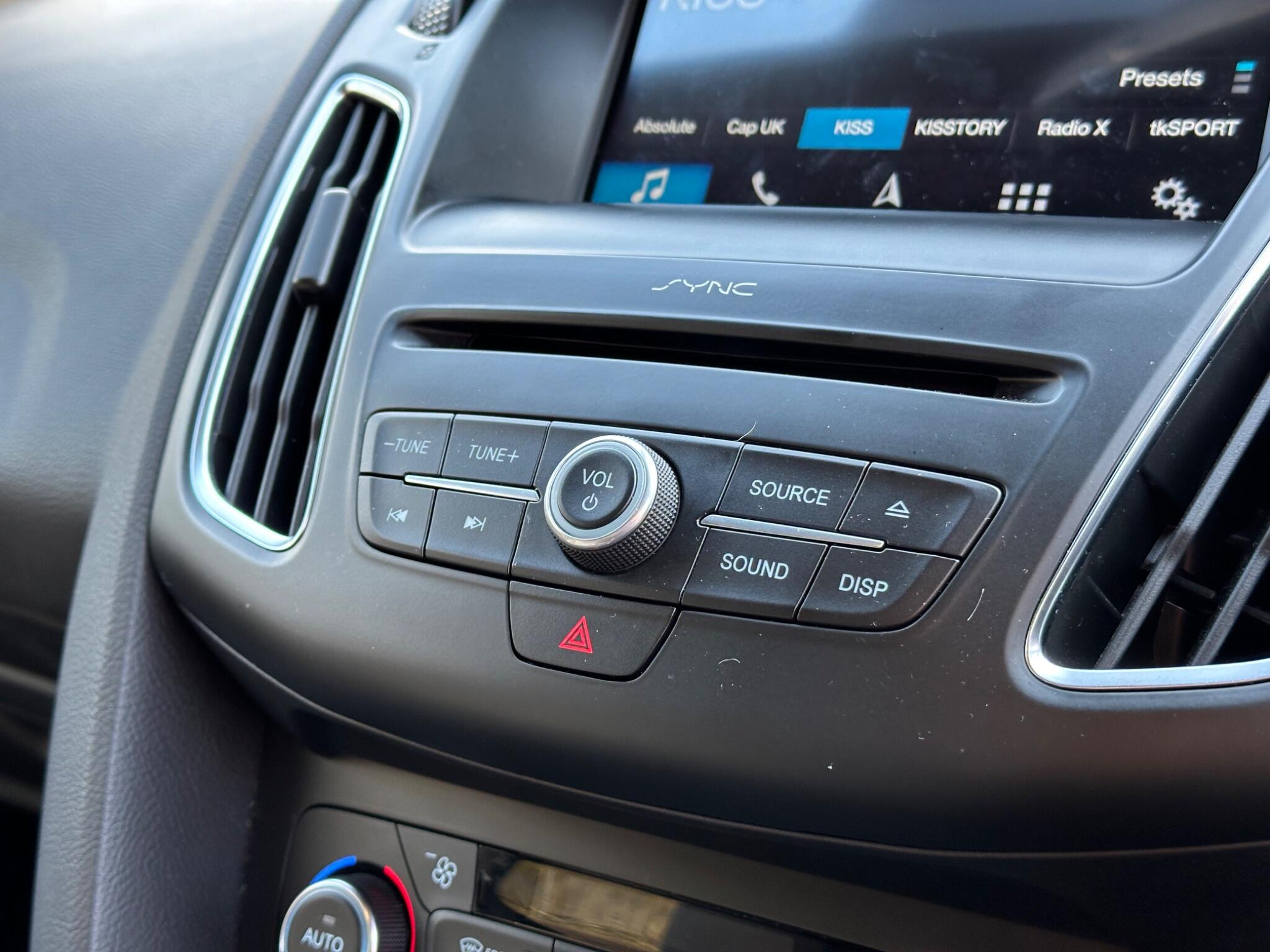 Ford Focus view 23