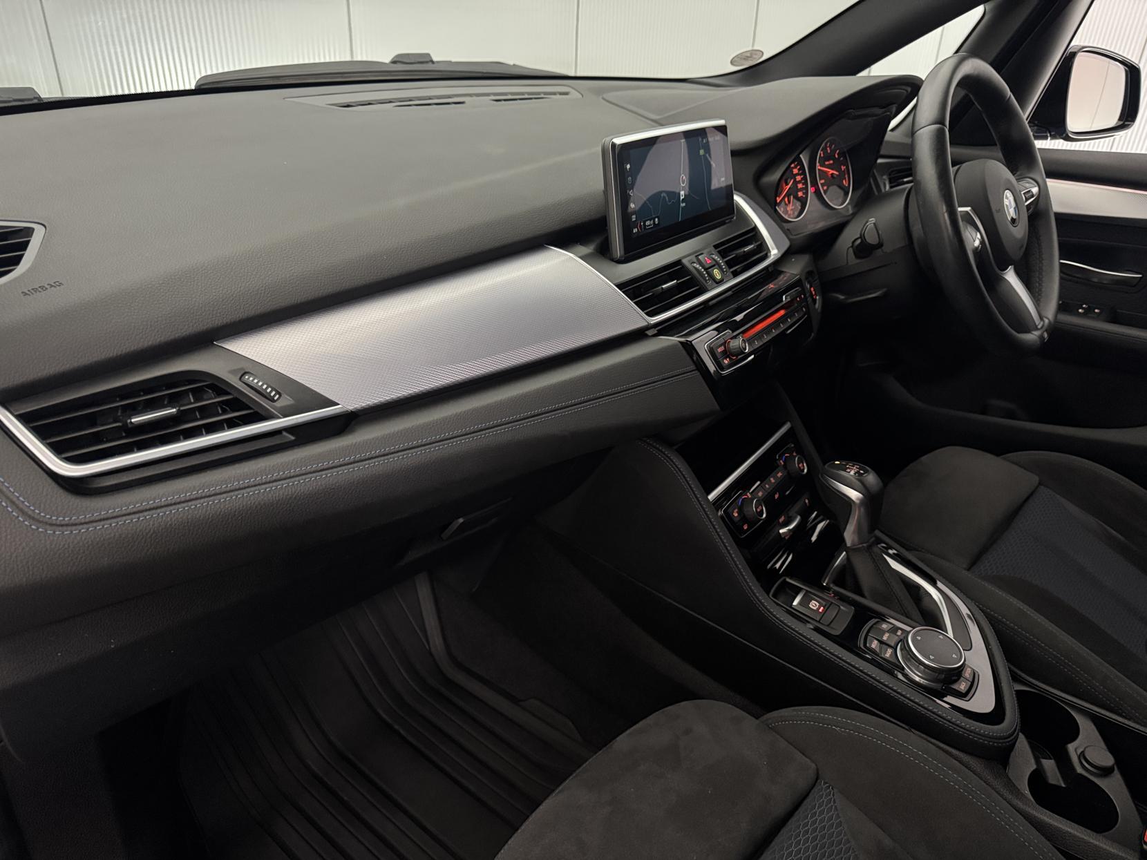 BMW 2 Series view 68
