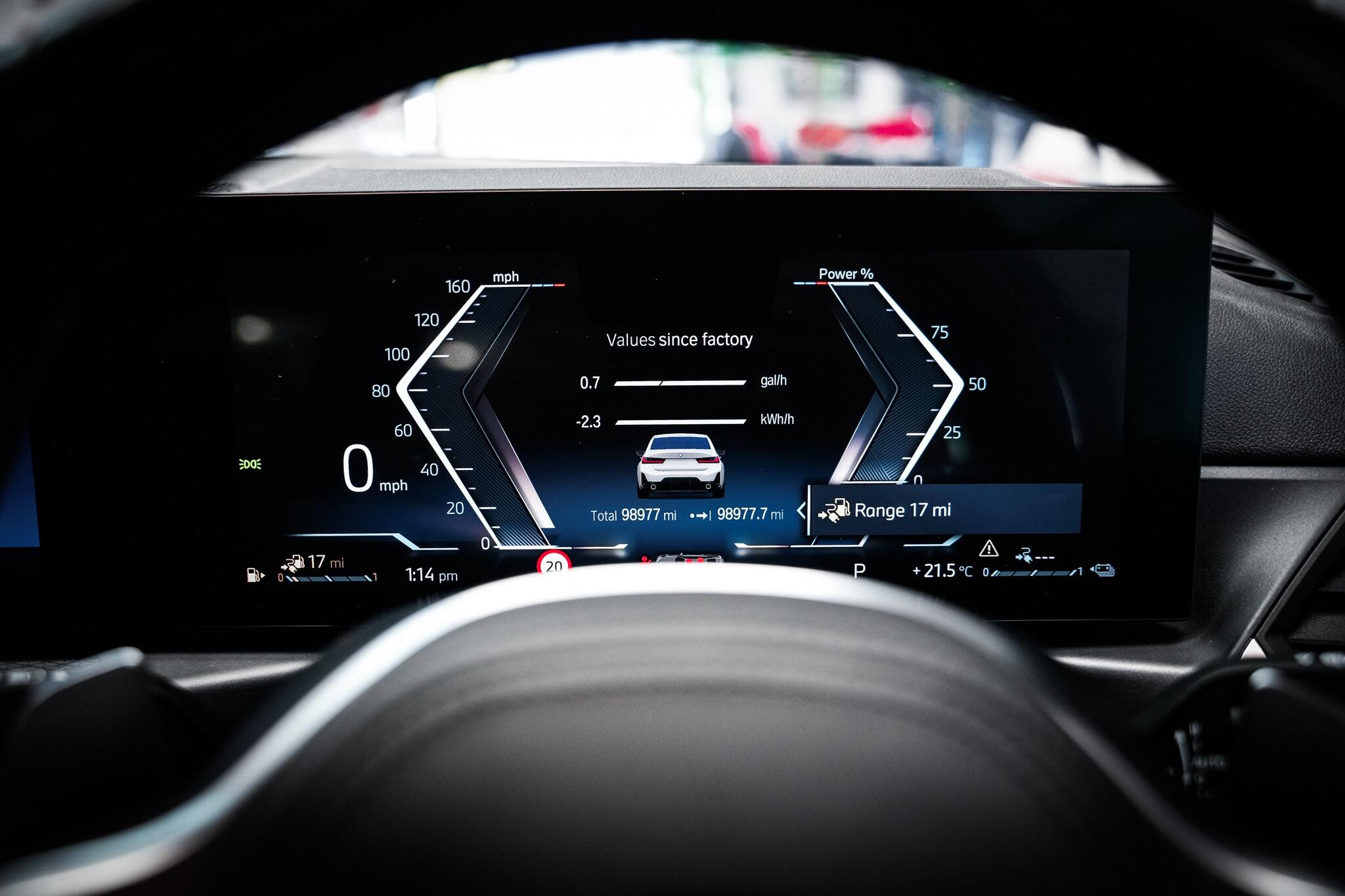 BMW 3 Series view 20