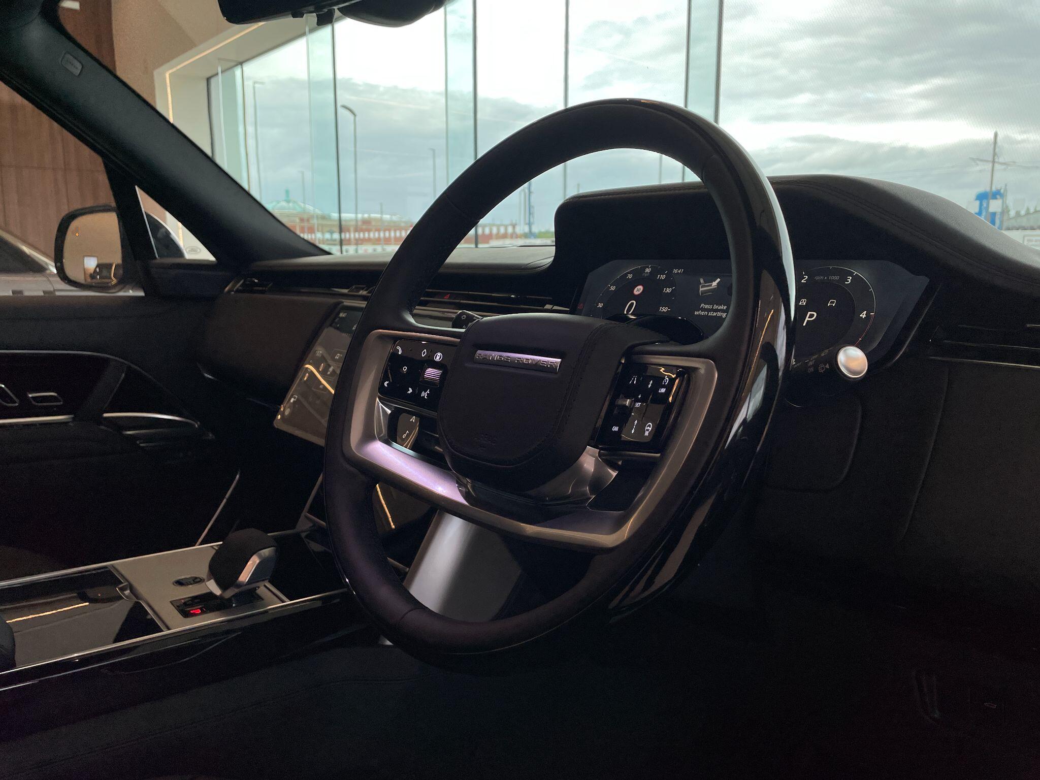 Land Rover Range Rover view 7