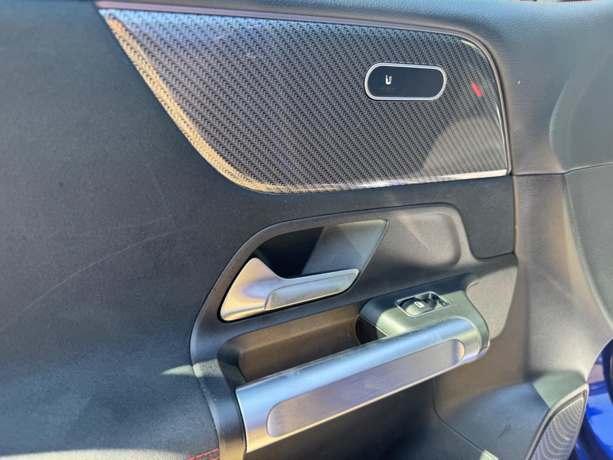Mercedes-Benz GLB view 55