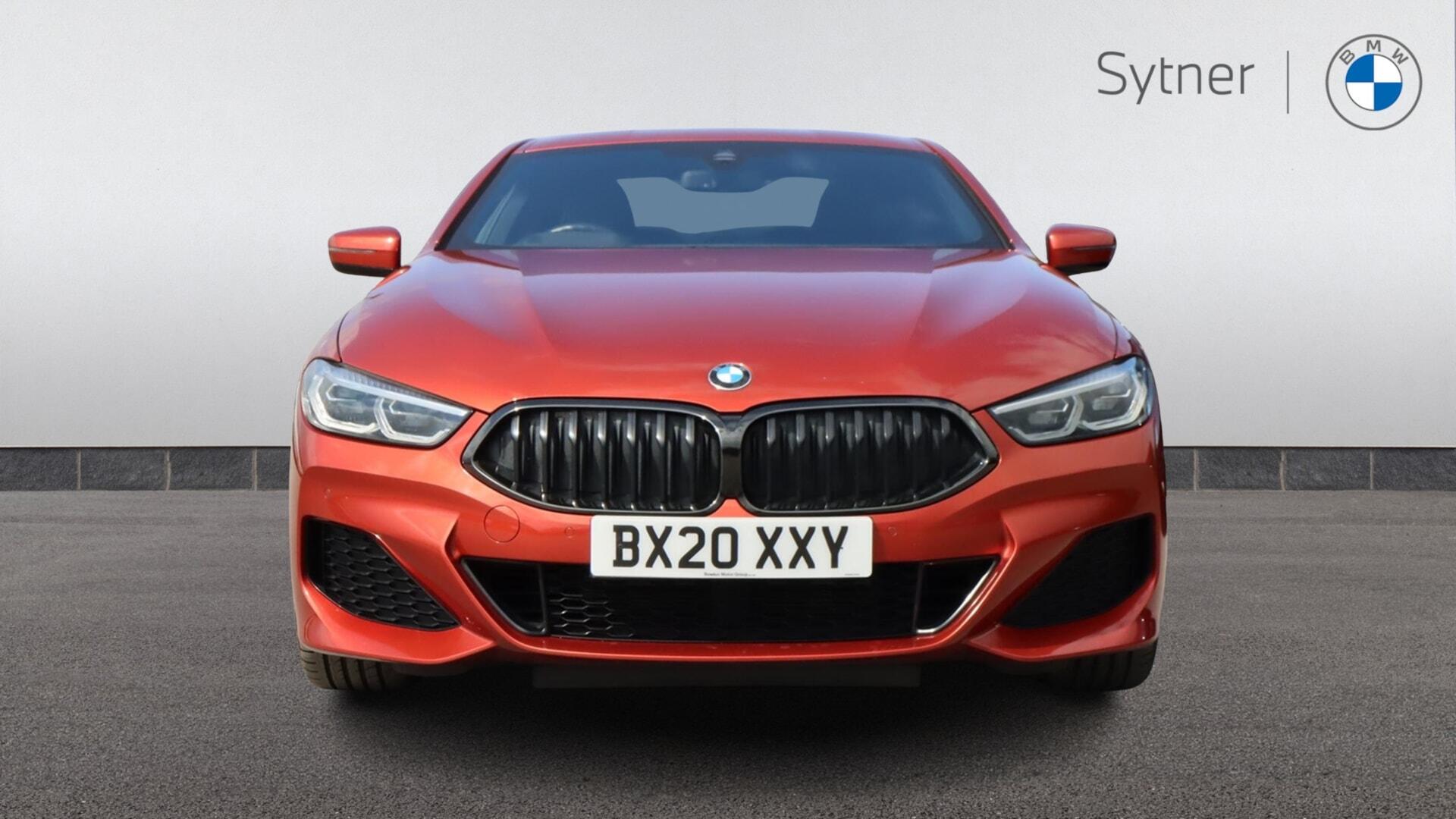 BMW 8 Series view 16