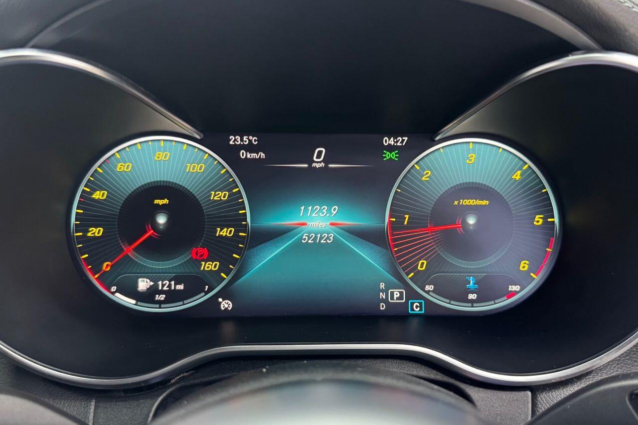 Mercedes-Benz C-Class view 22