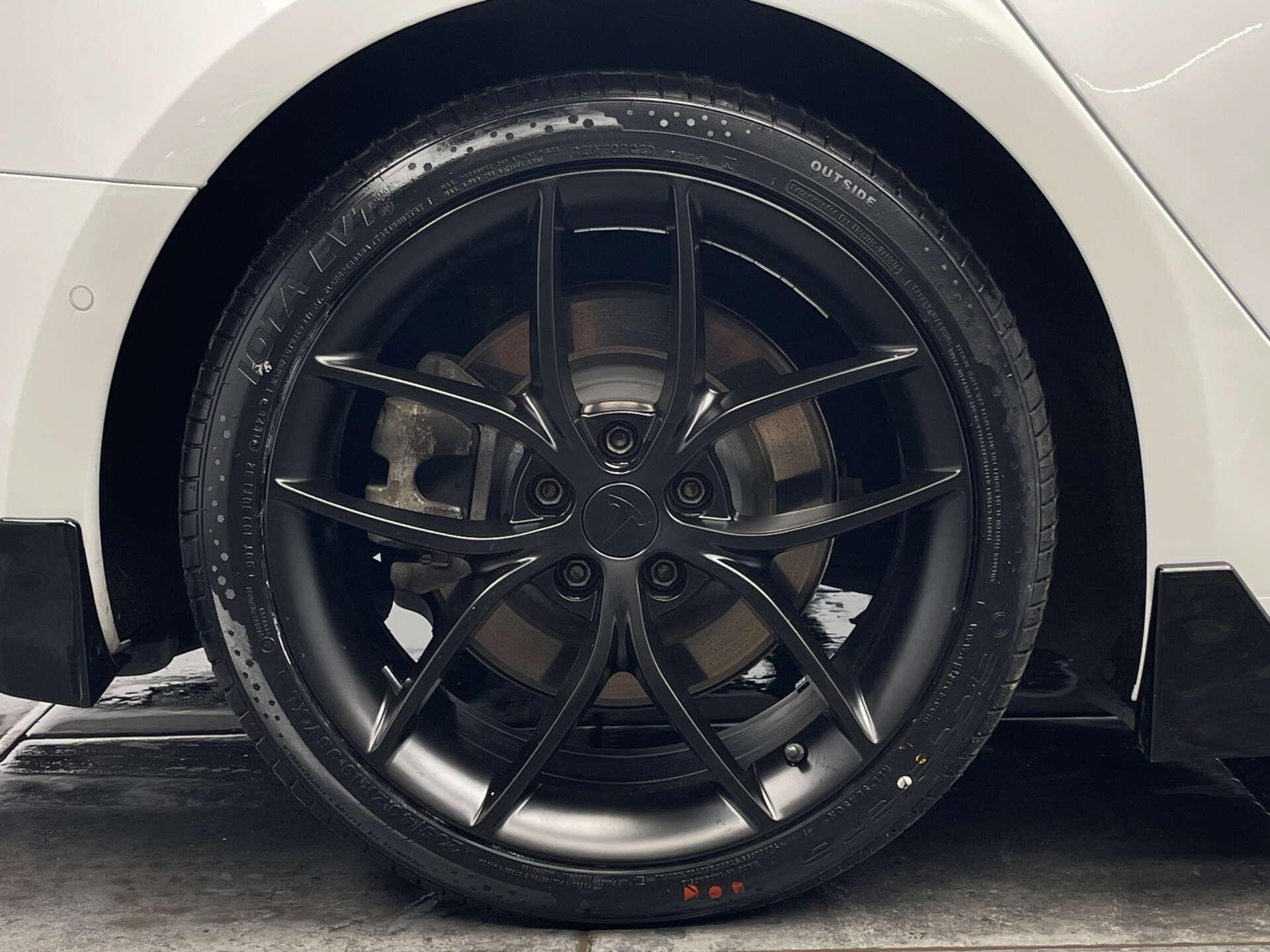 Tesla Model 3 view 26