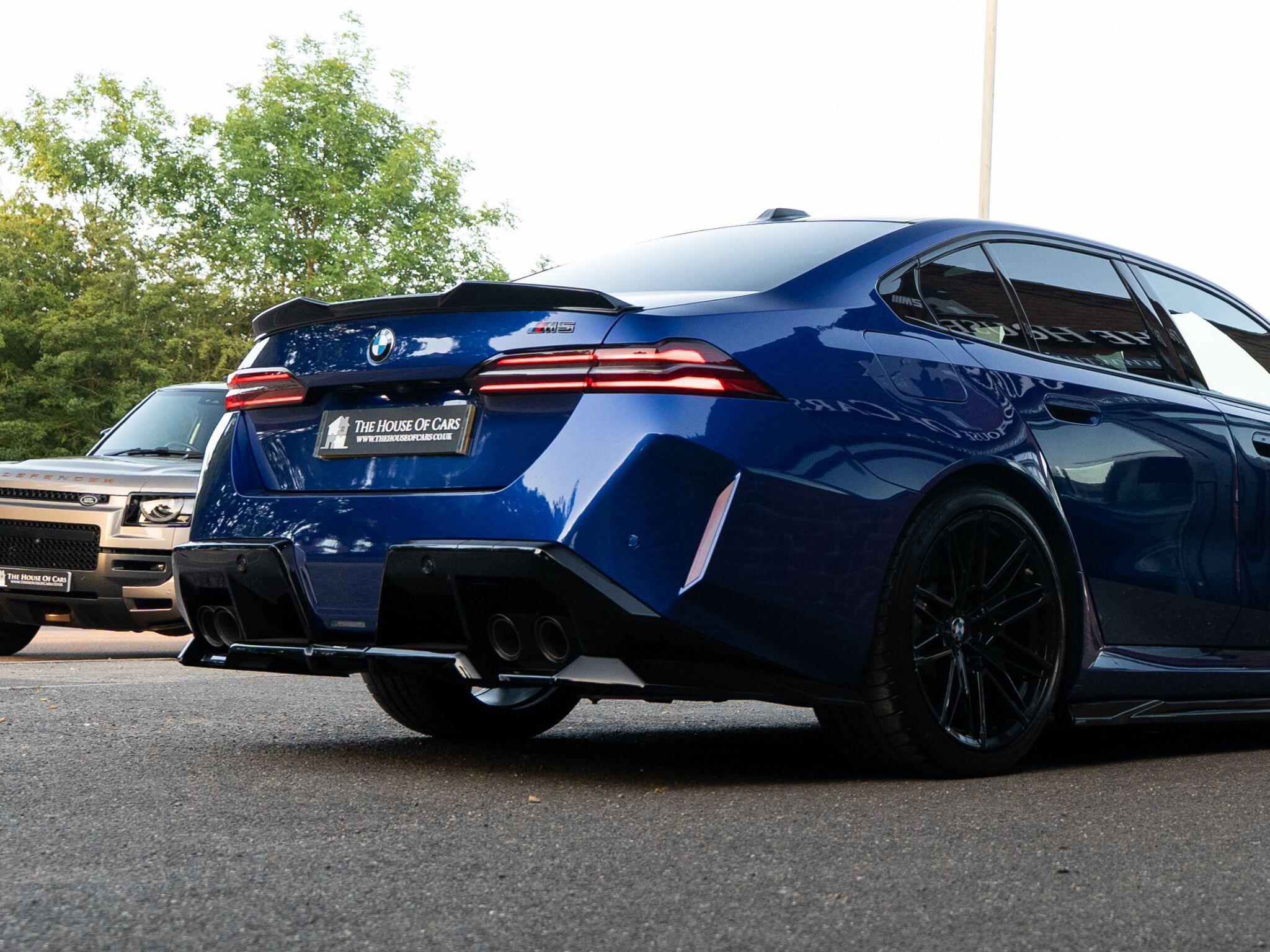 BMW M5 view 21