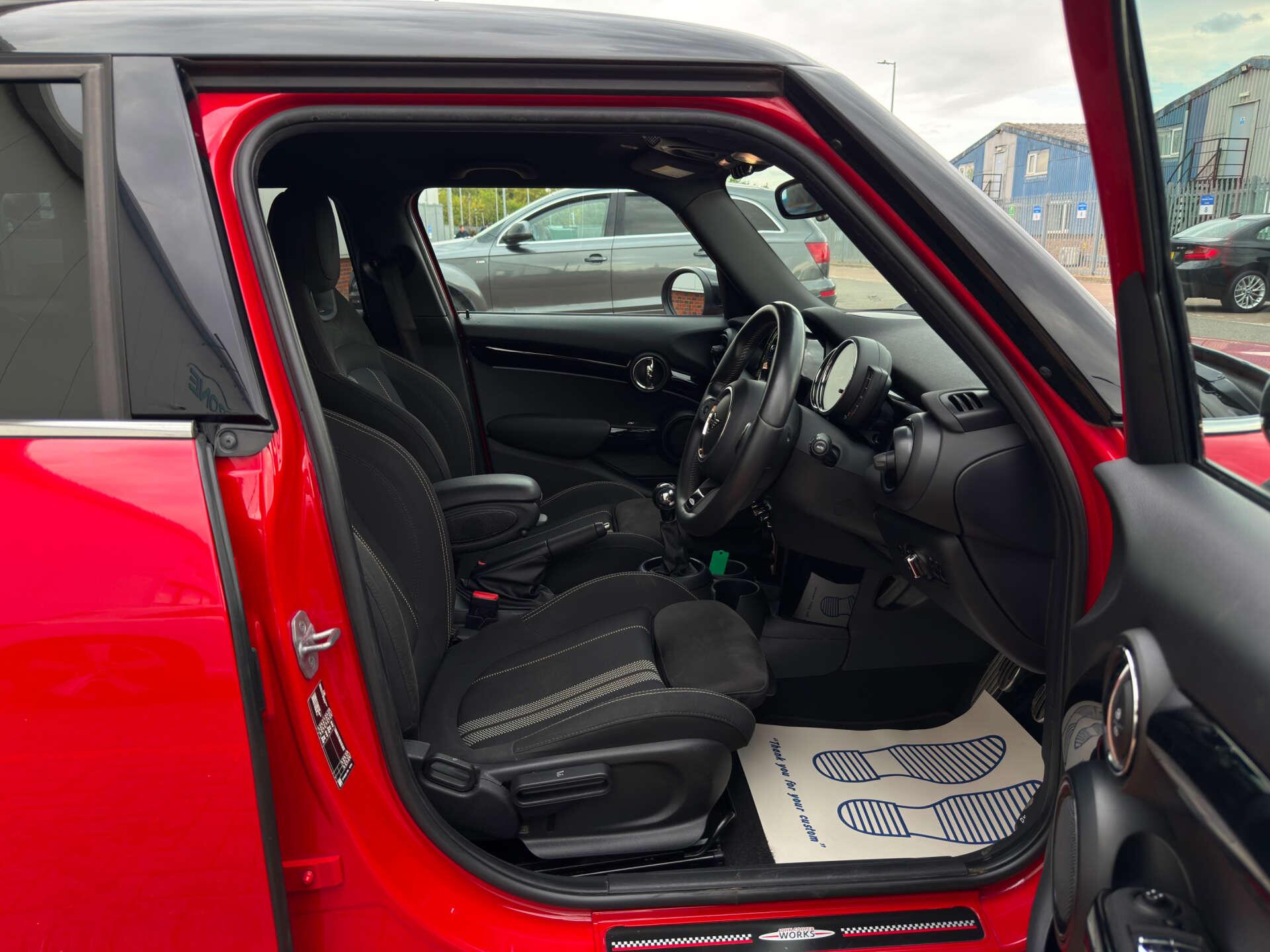 Mini Cooper view 27