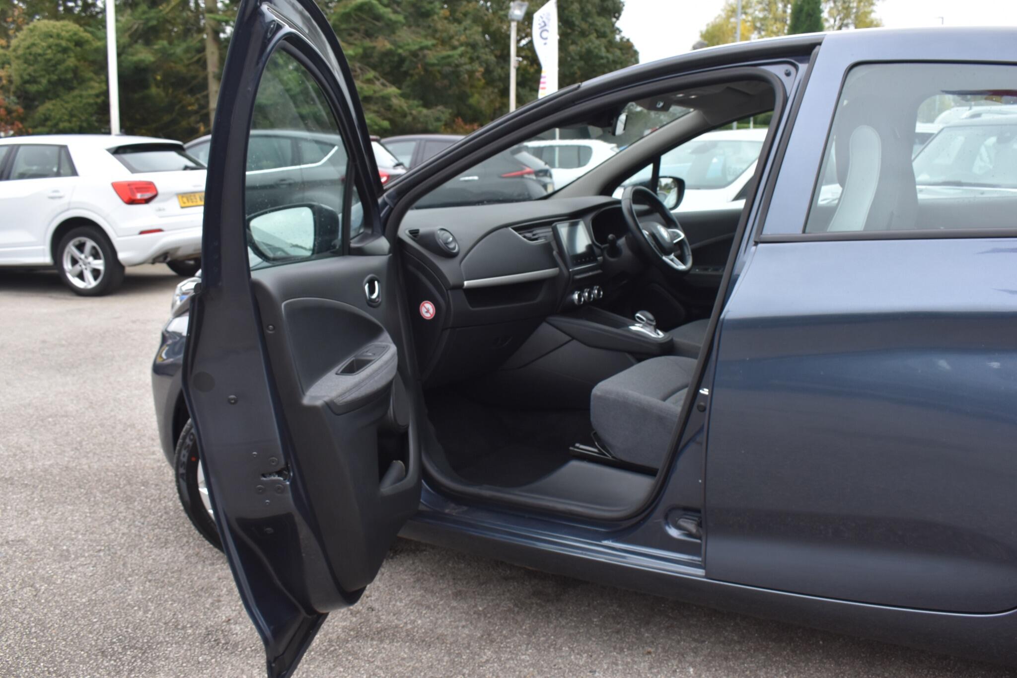 Zoe - R110 EV50 52kWh Iconic Auto 5dr (Rapid Charge) - Image 4