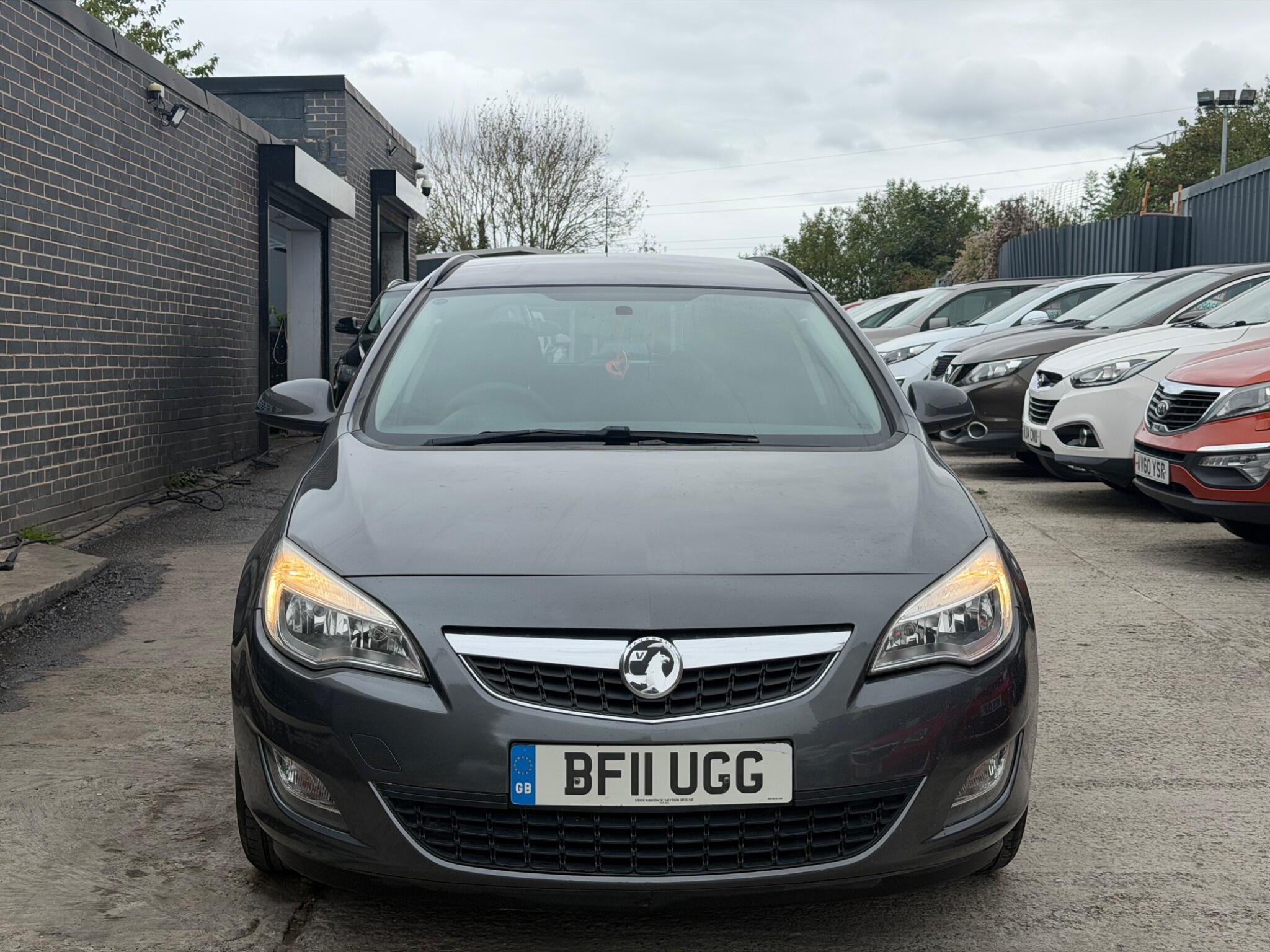 Vauxhall Astra view 3