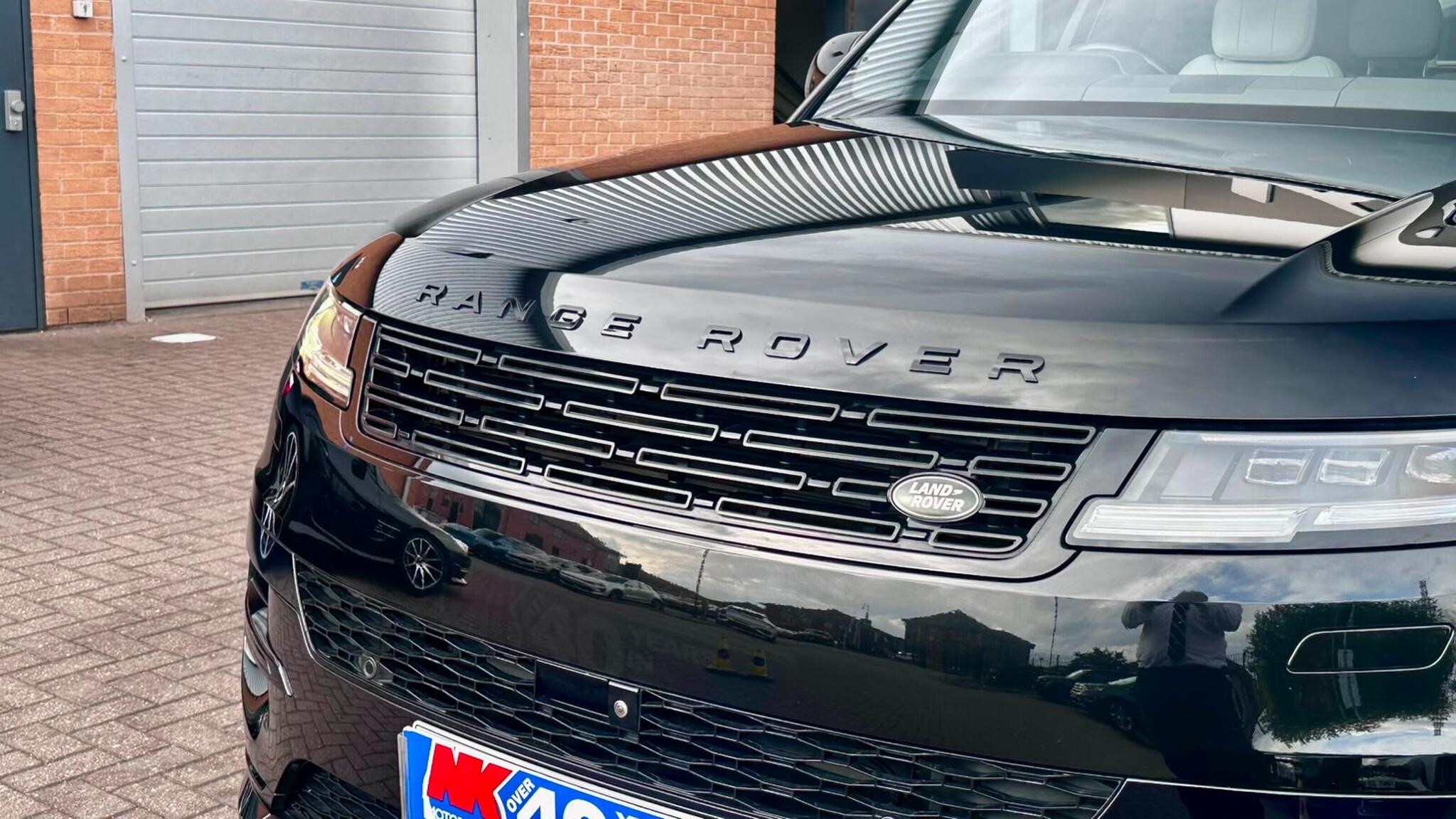 Land Rover Range Rover view 11