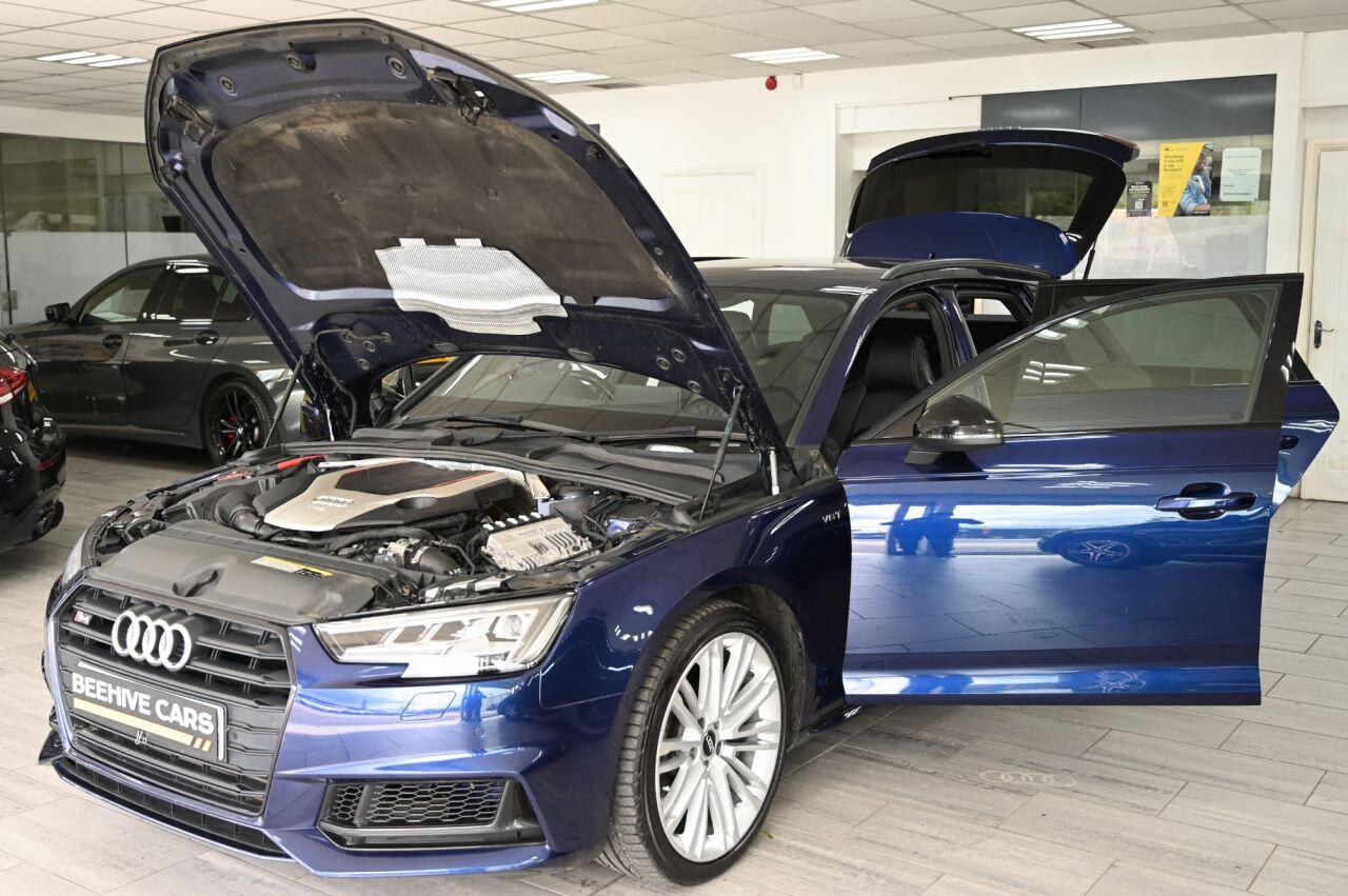 Audi S4 Avant view 12