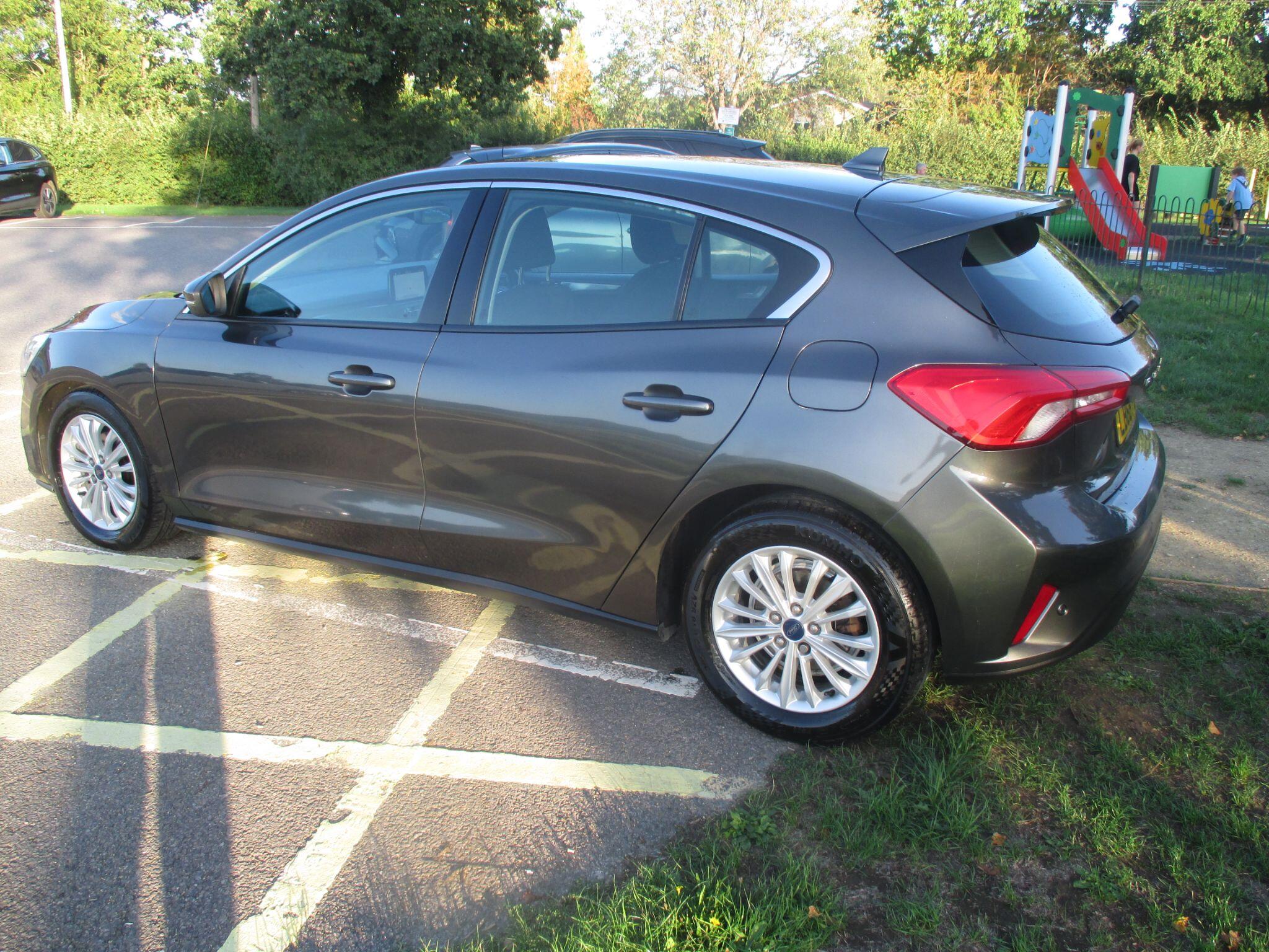 Ford Focus view 19