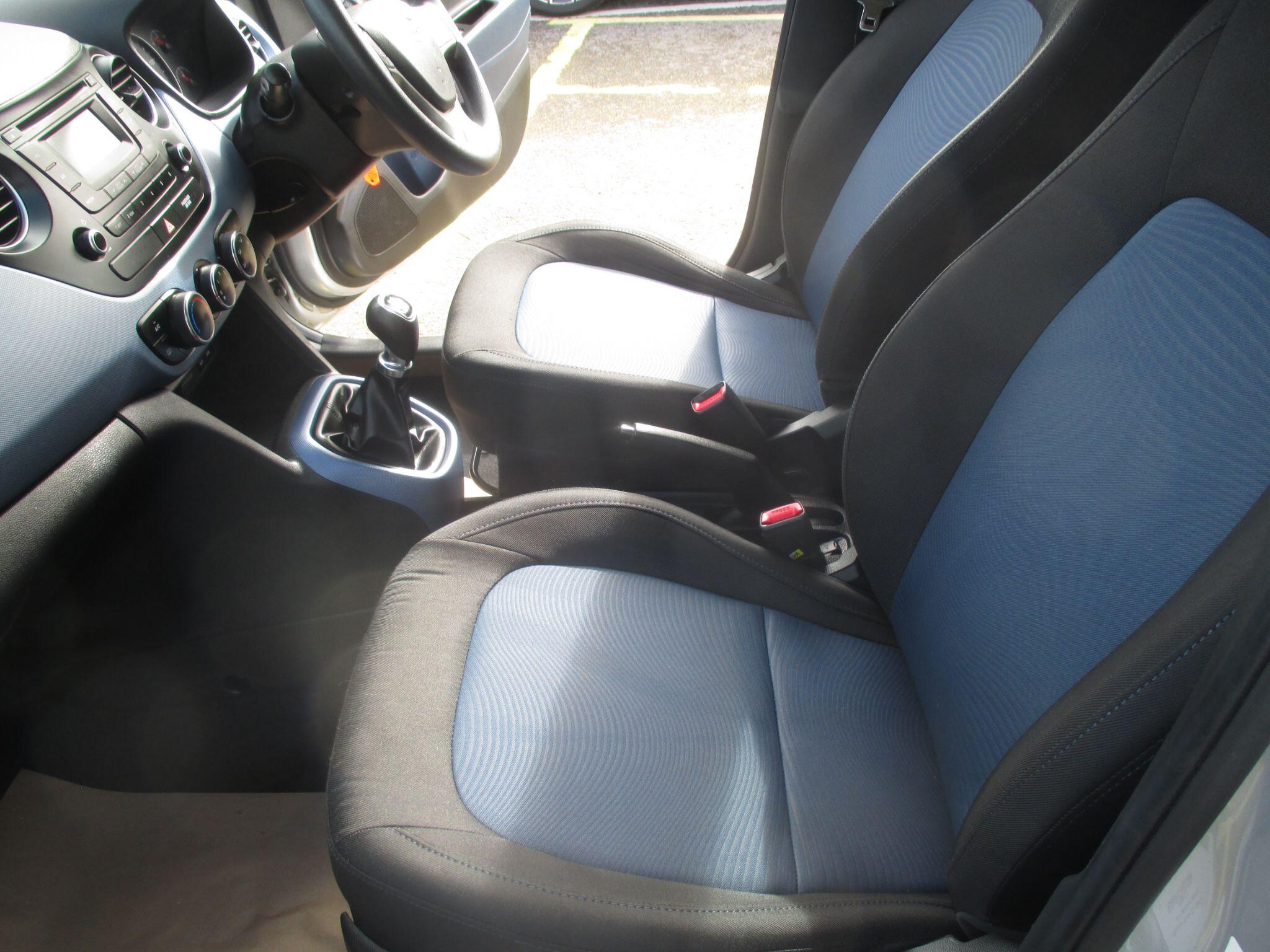 Hyundai I10 view 32