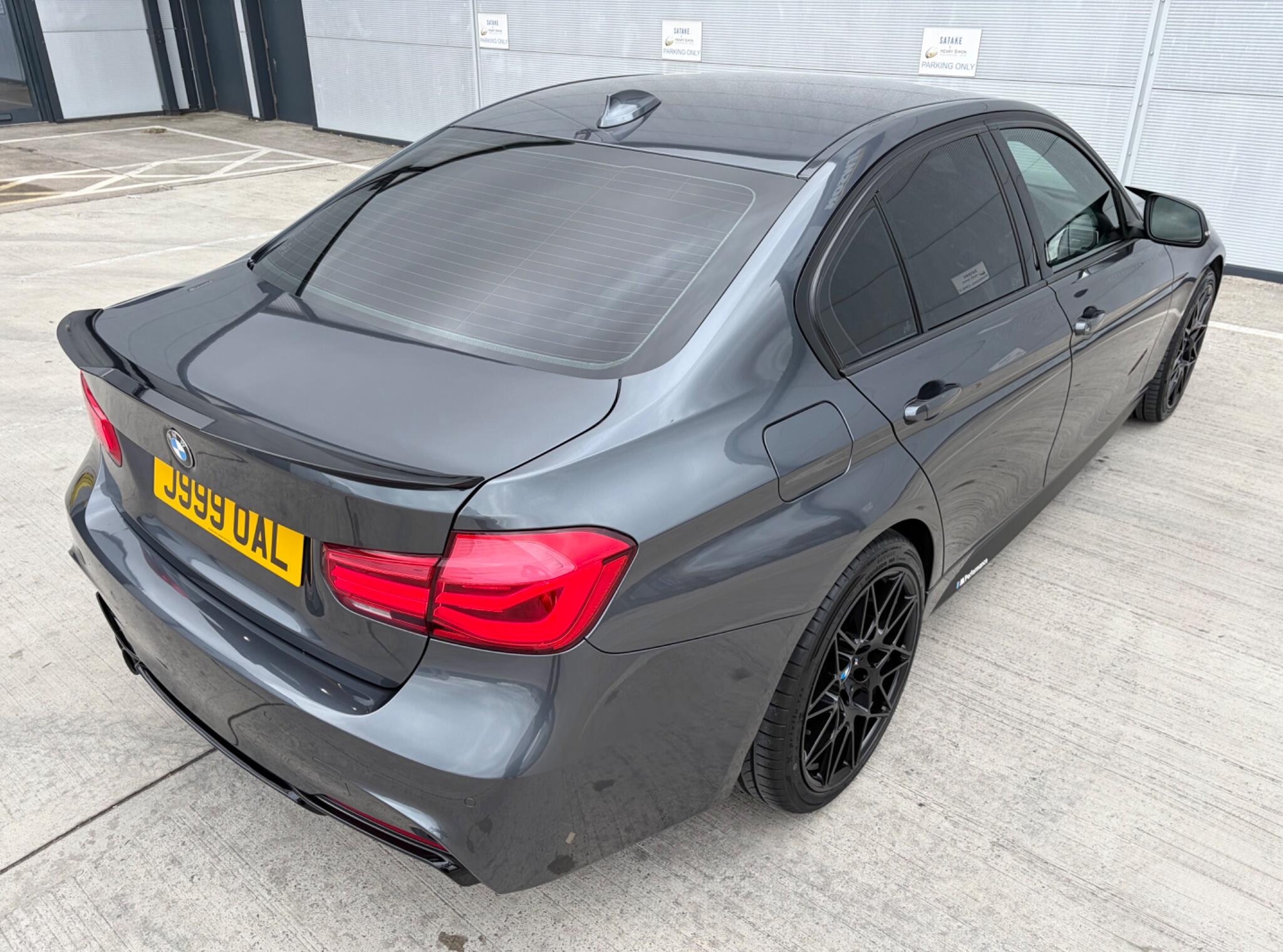 BMW 3 Series view 15