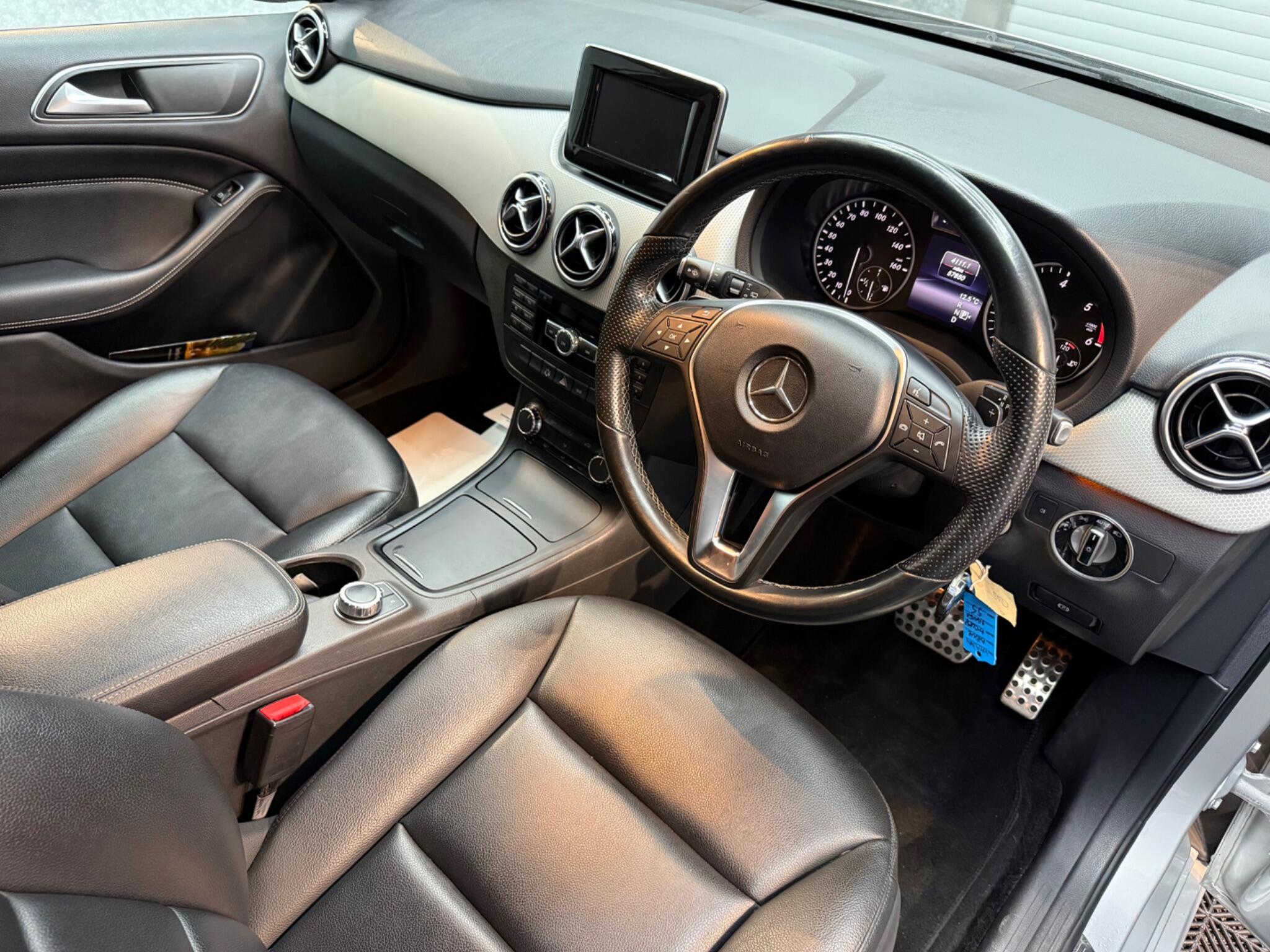 Mercedes-Benz B Class view 2