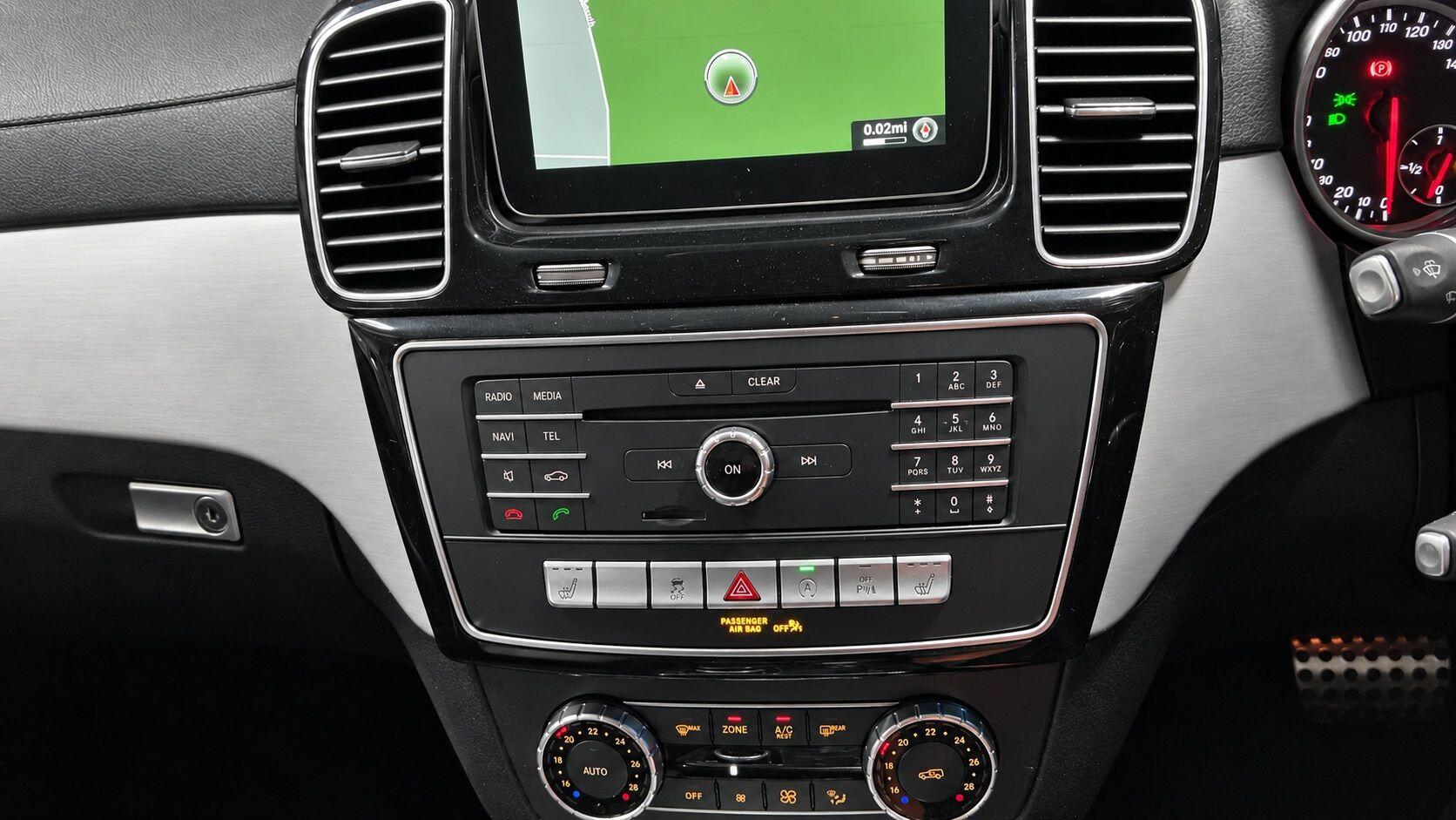 Mercedes-Benz Gle view 8
