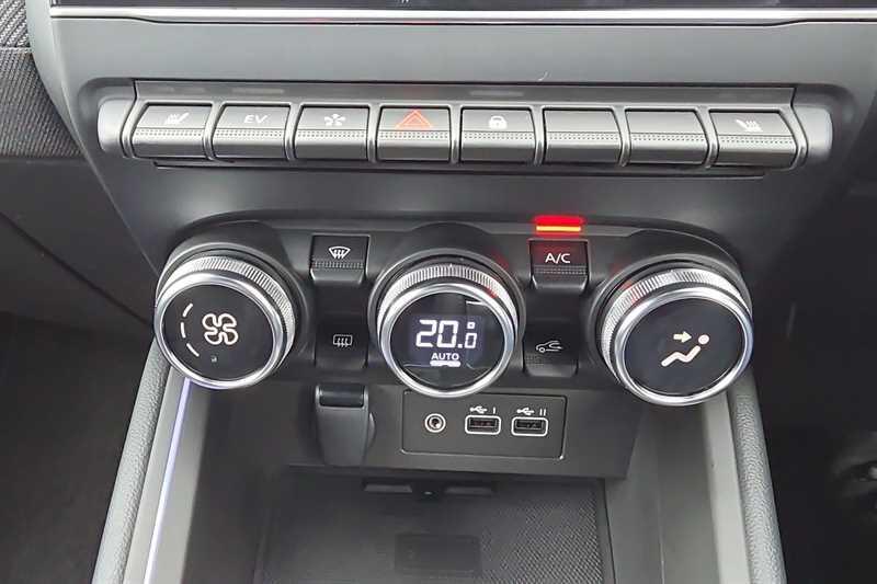 Renault Clio view 15